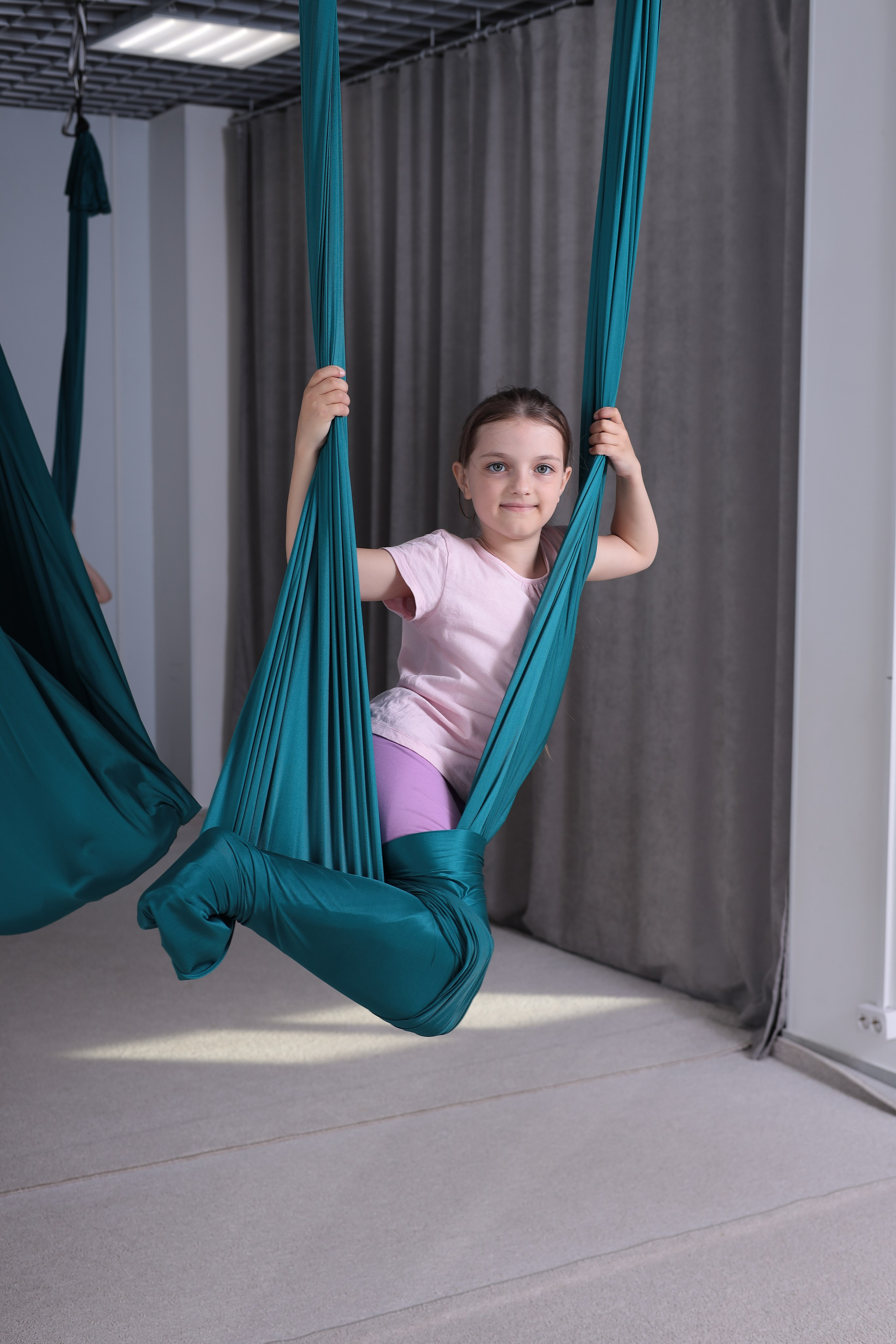 Детская аэройога. Фотограф Надршина Лилия