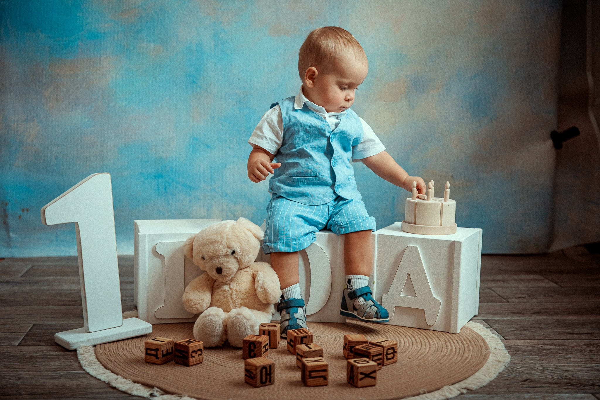 Годики. Фотосессия дней рождения в фотостудии. Детский семейный фотограф в Абинске