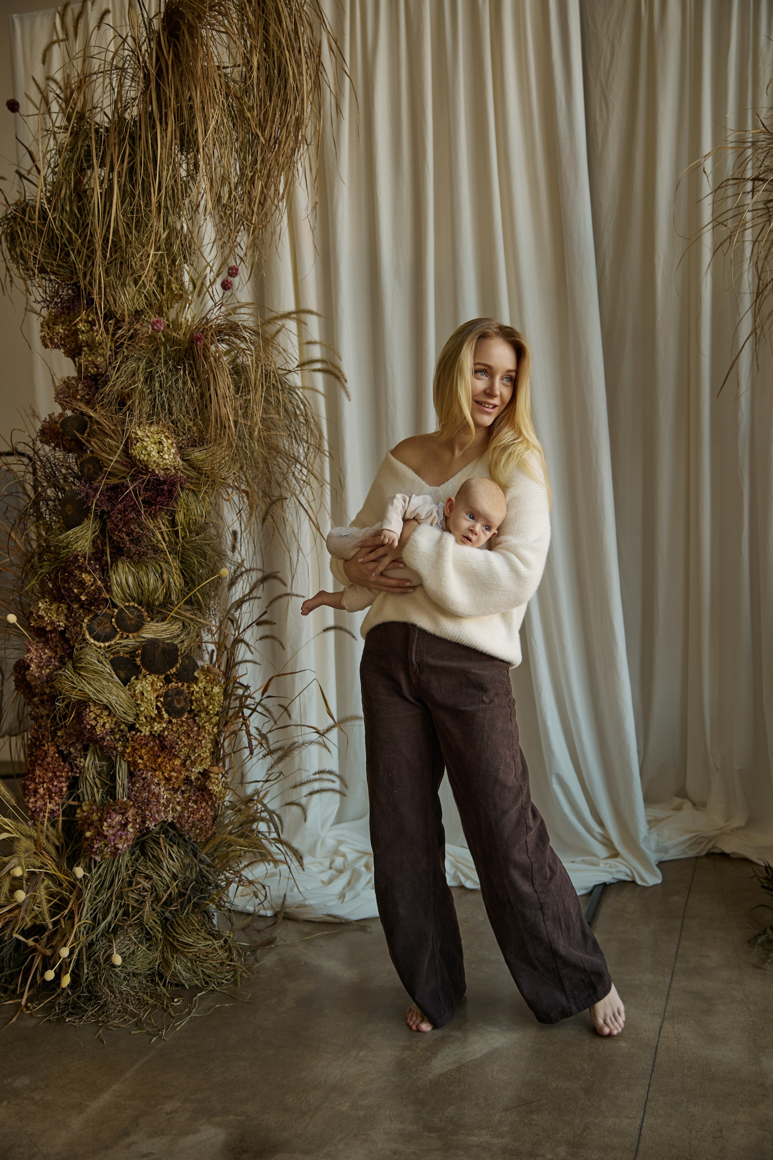 Мария с малышкой. Фотограф женского портрета, беременности и материнства Харькова Елена