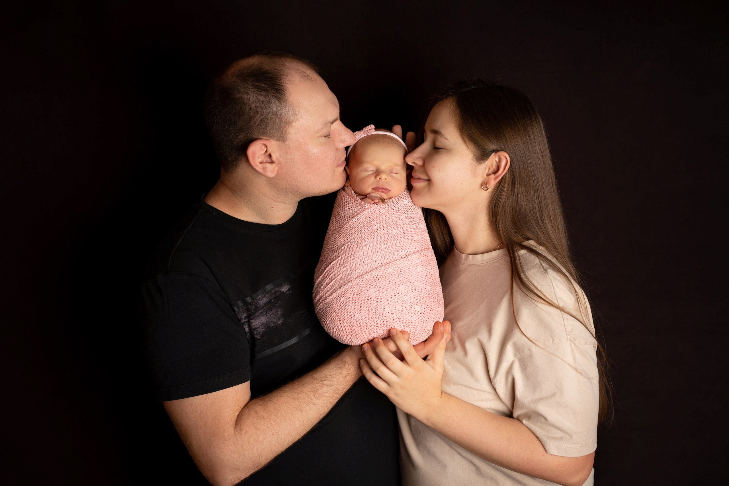 Фото с родителями/Макроснимки. Фотограф новорожденных Оренбург и свадебный фотограф Оренбург