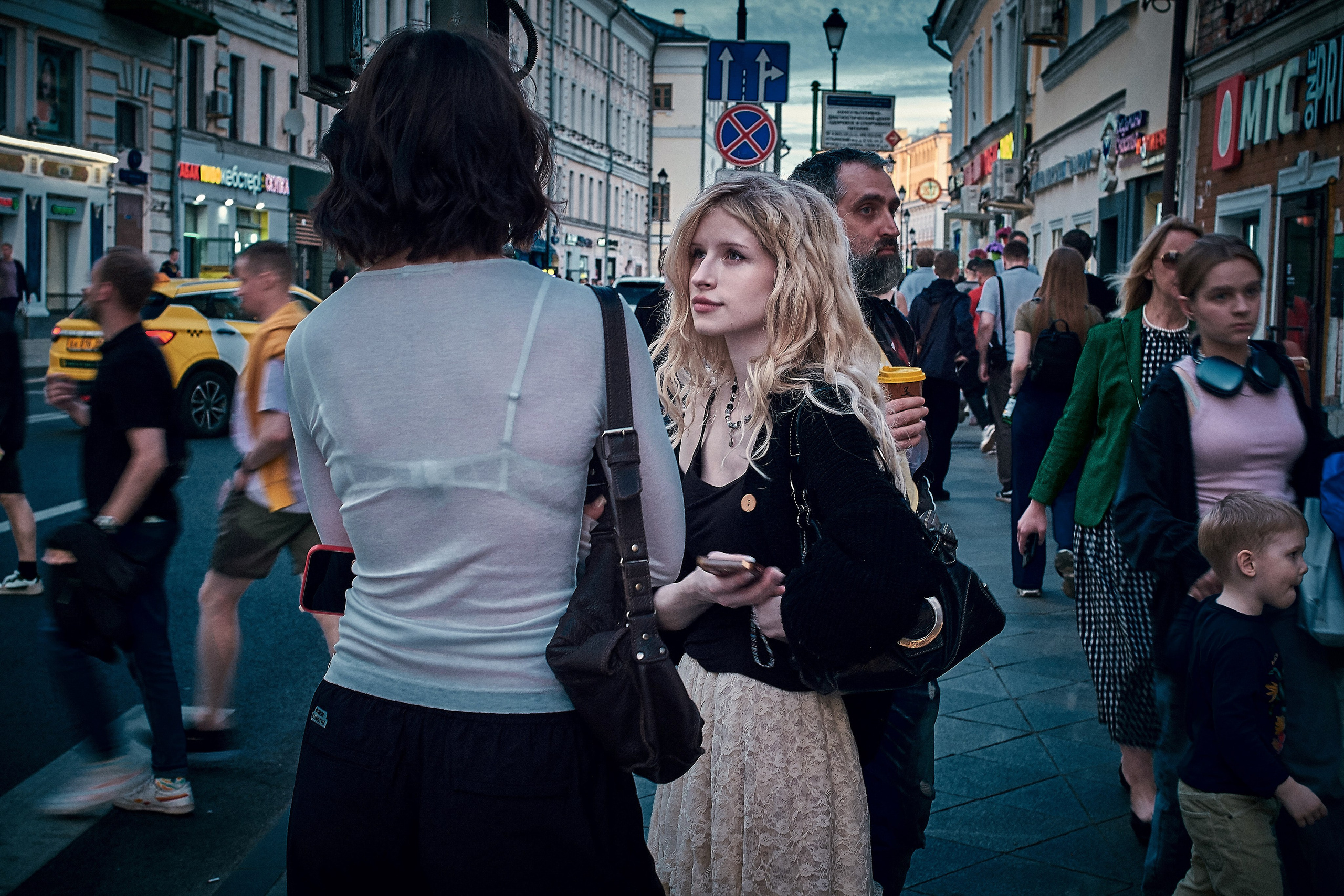 Женский портрет в стиле "Стрит". Сайт фотографа Виталия Дени