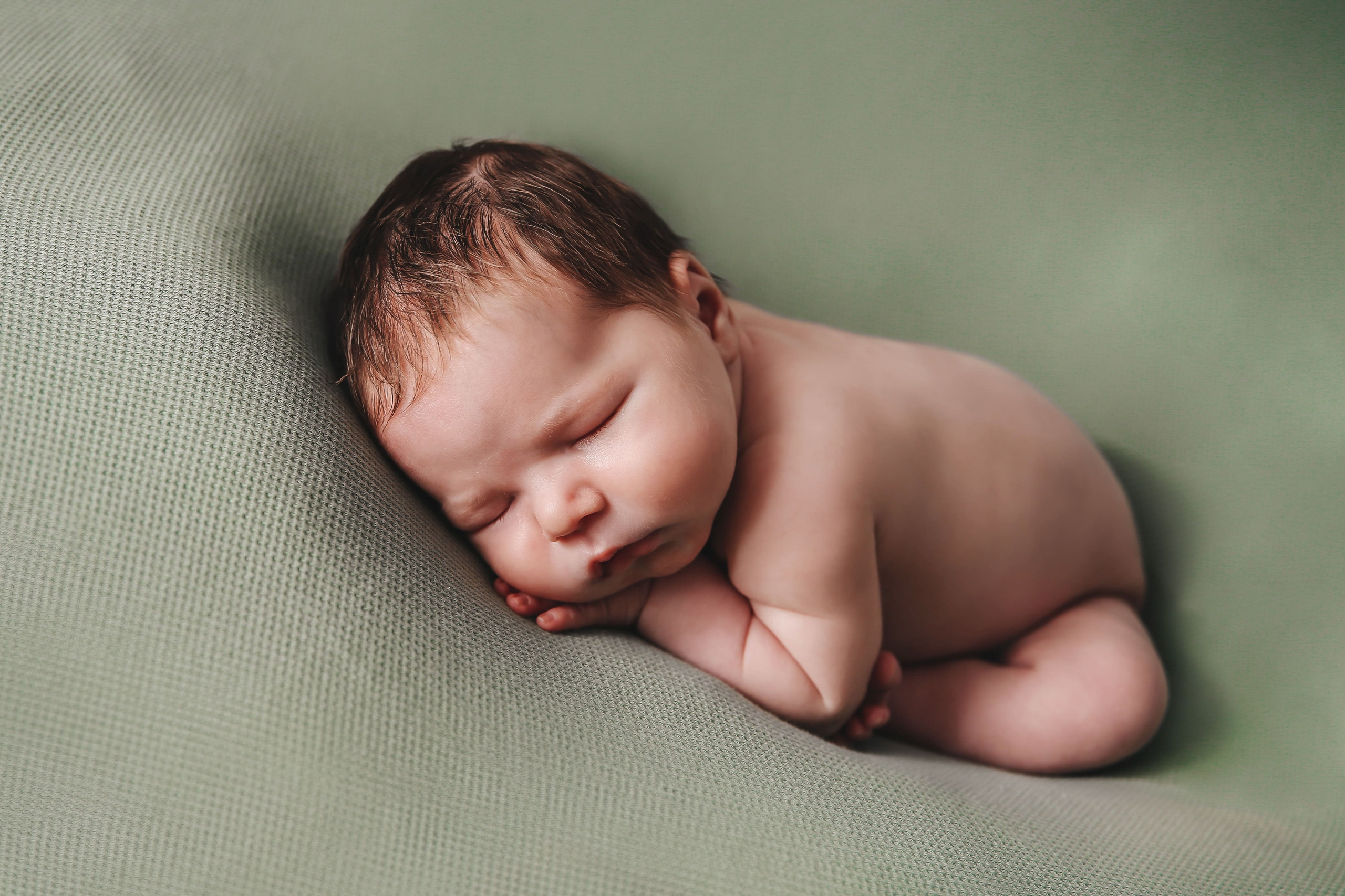 Альбом с классическим ньборном в ярких тонах. Фотограф новорожденных Москва, Люберцы, Жуковский, Раменское