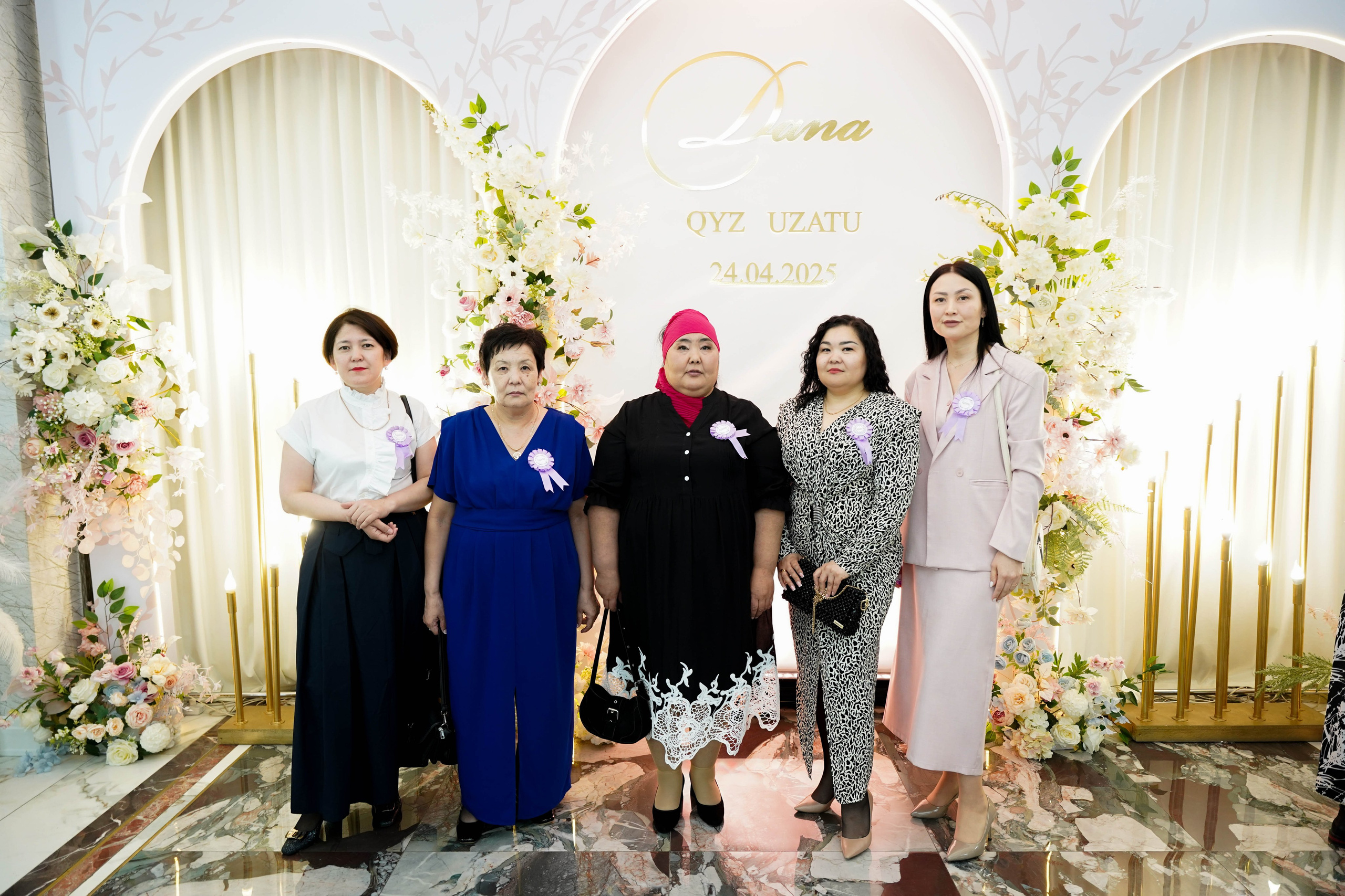 Dana uzatu. Фотограф Ернар Ержанов