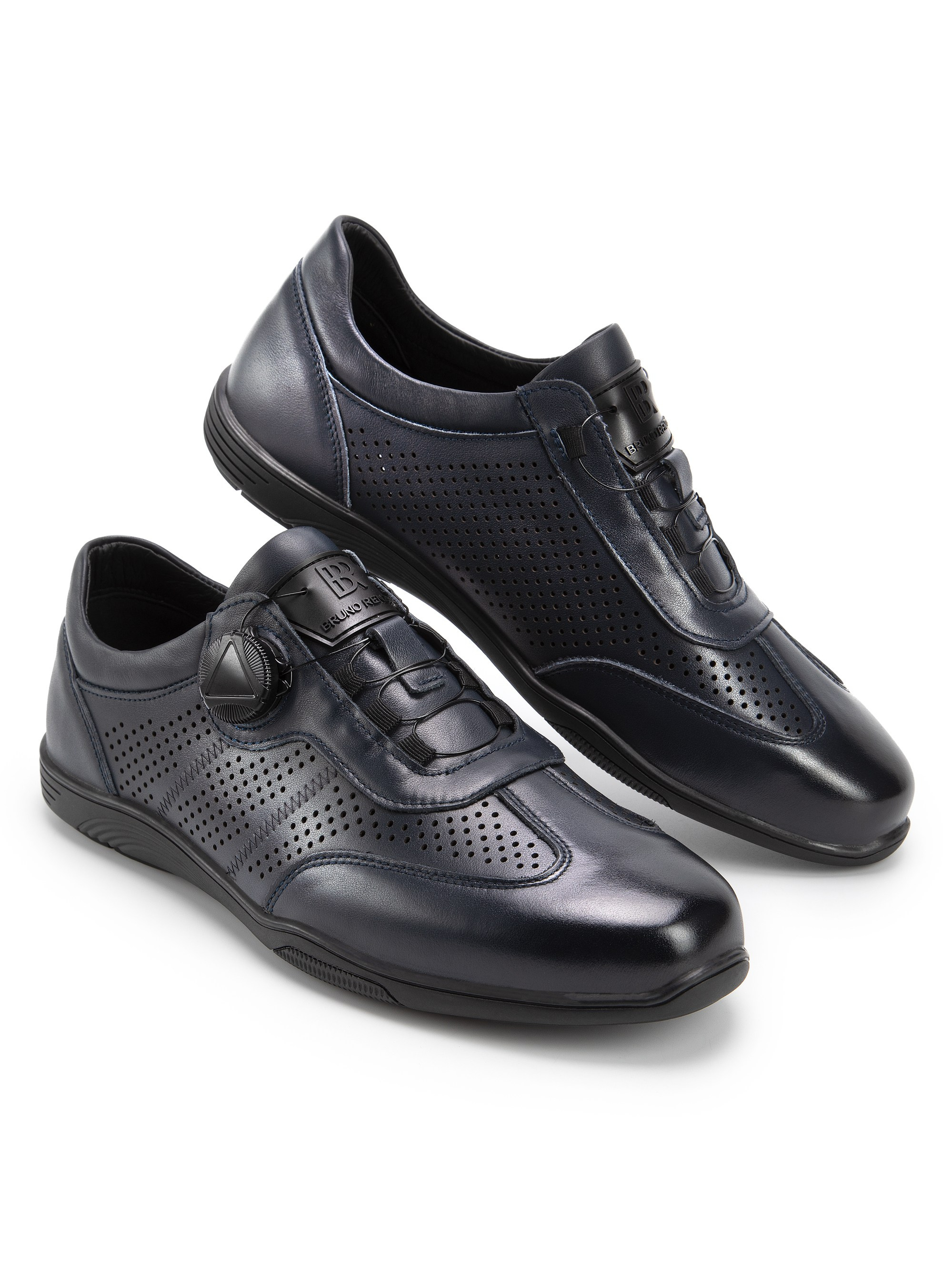 Каталожная фотография обуви. Фотограф в Москве Егор Гончаров