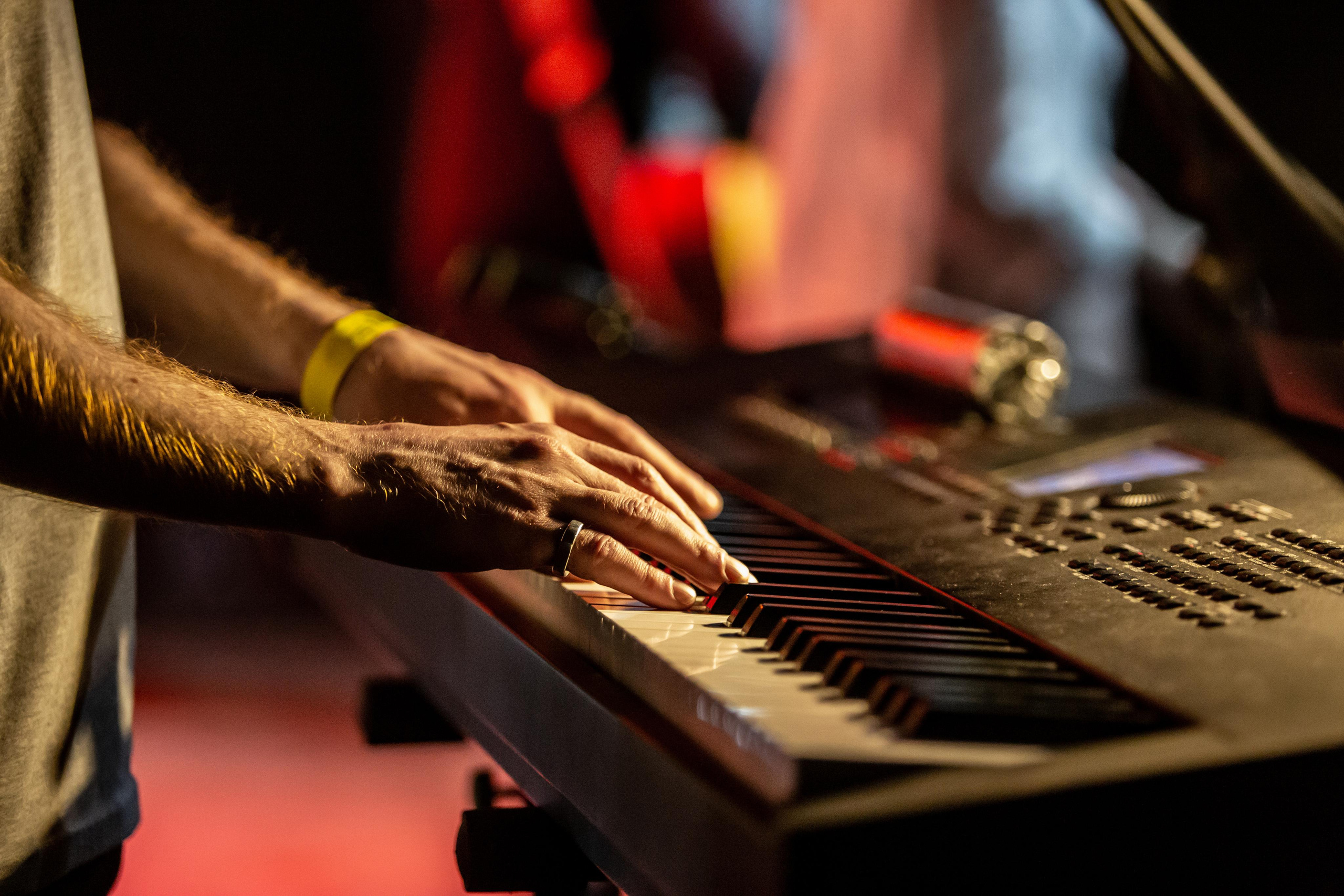 Александр Устюгов и группа Ekibastuz. Фотограф Сонкина Татьяна