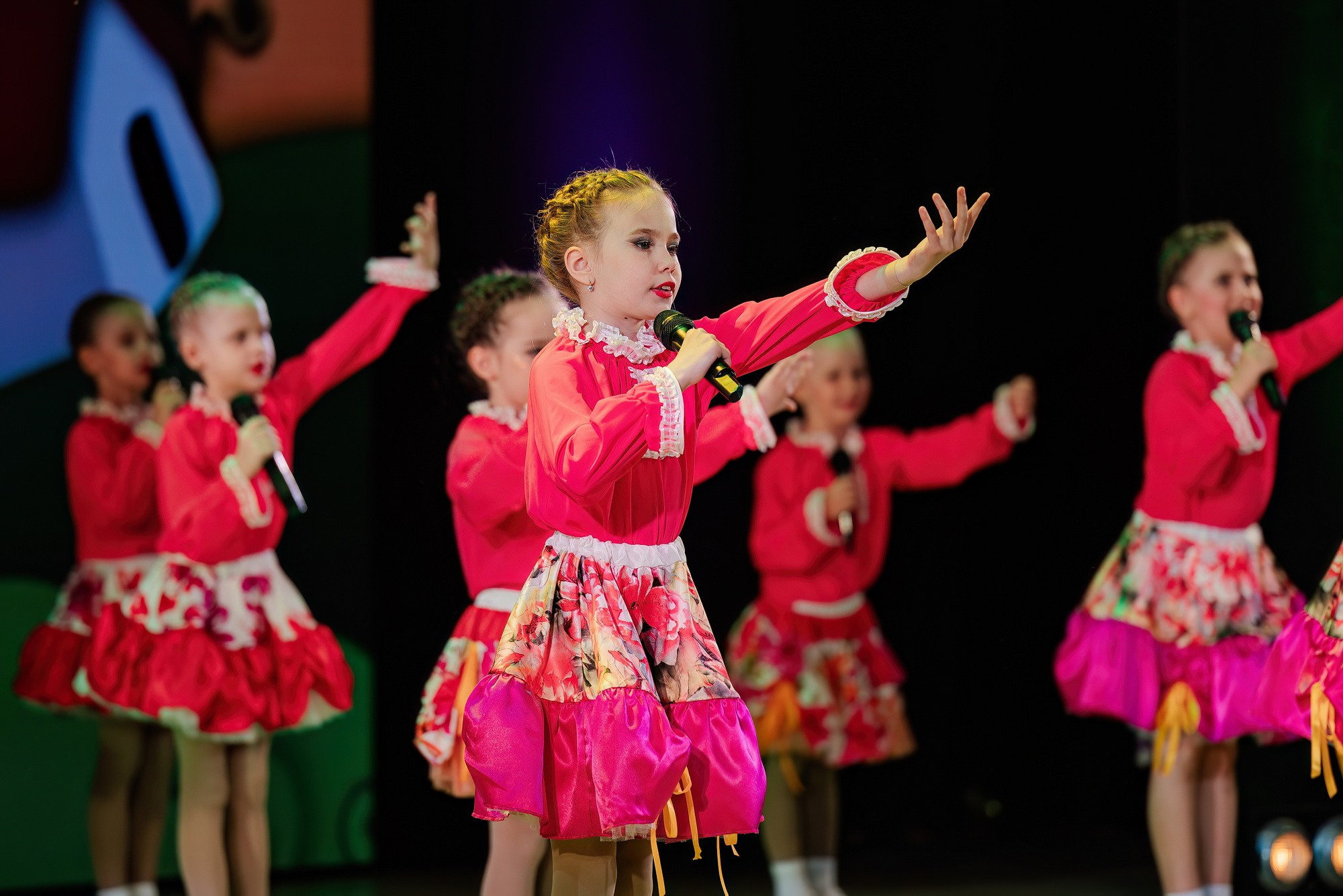 Отчетный концерт Образцового коллектива Алтая театра эстрадной песни «Созвездие». Свадебный и репортажный фотограф Никита Сницарев в Барнауле