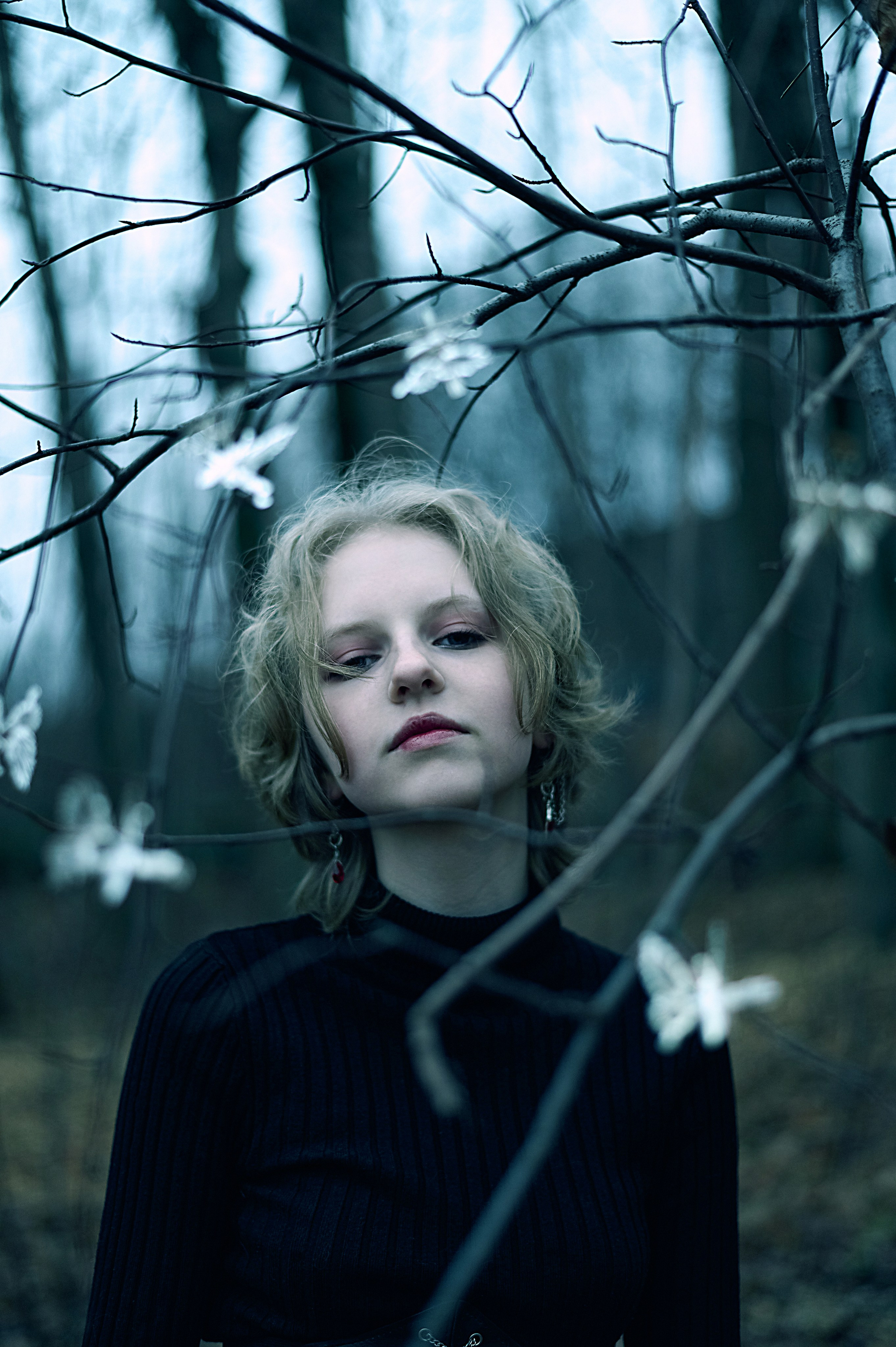 Лиза. Сумерки в лесу. Женский фотограф в Череповце Даша Акулич