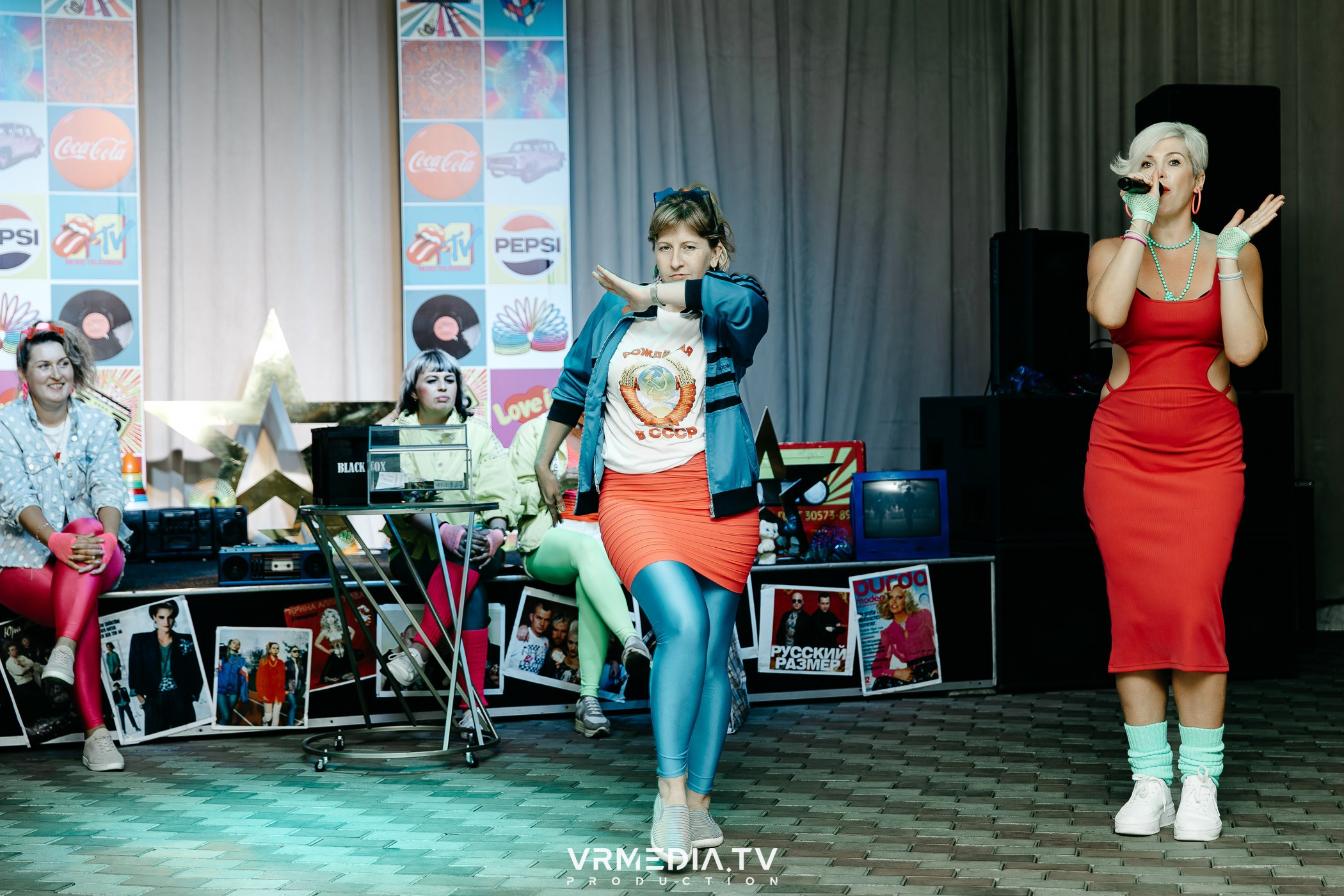 «Назад в 90-е!» в ресторане «Империя»