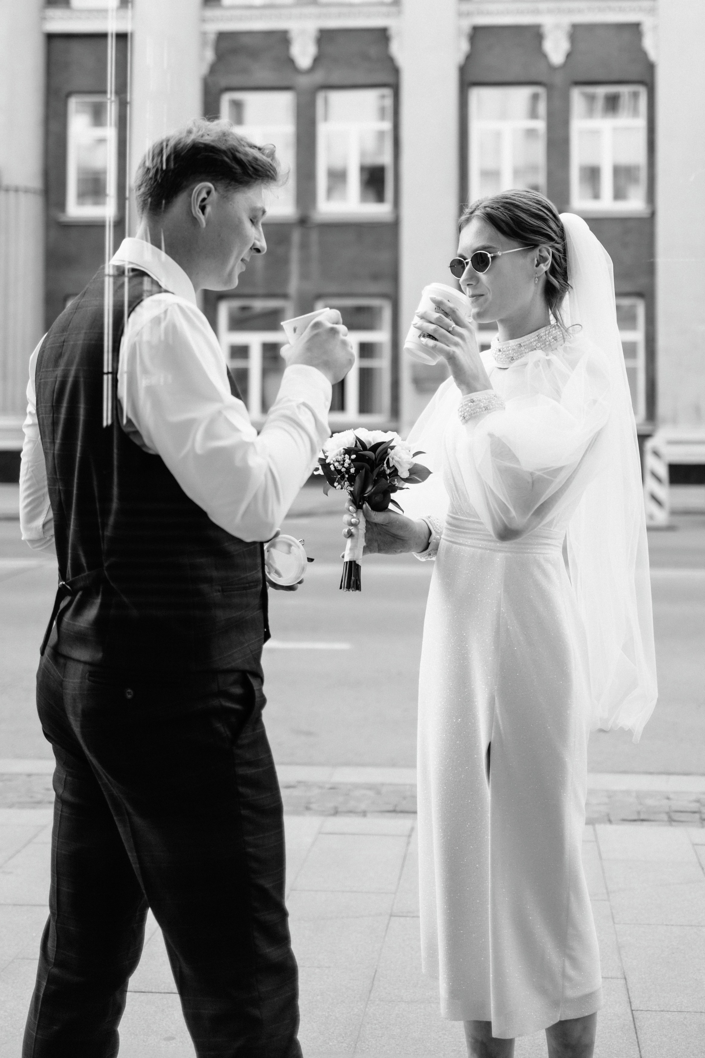 Владислав и Юлия Вечерняя прогулка по городу. Свадебный Фотограф в Иркутске Екатерина Елисеева