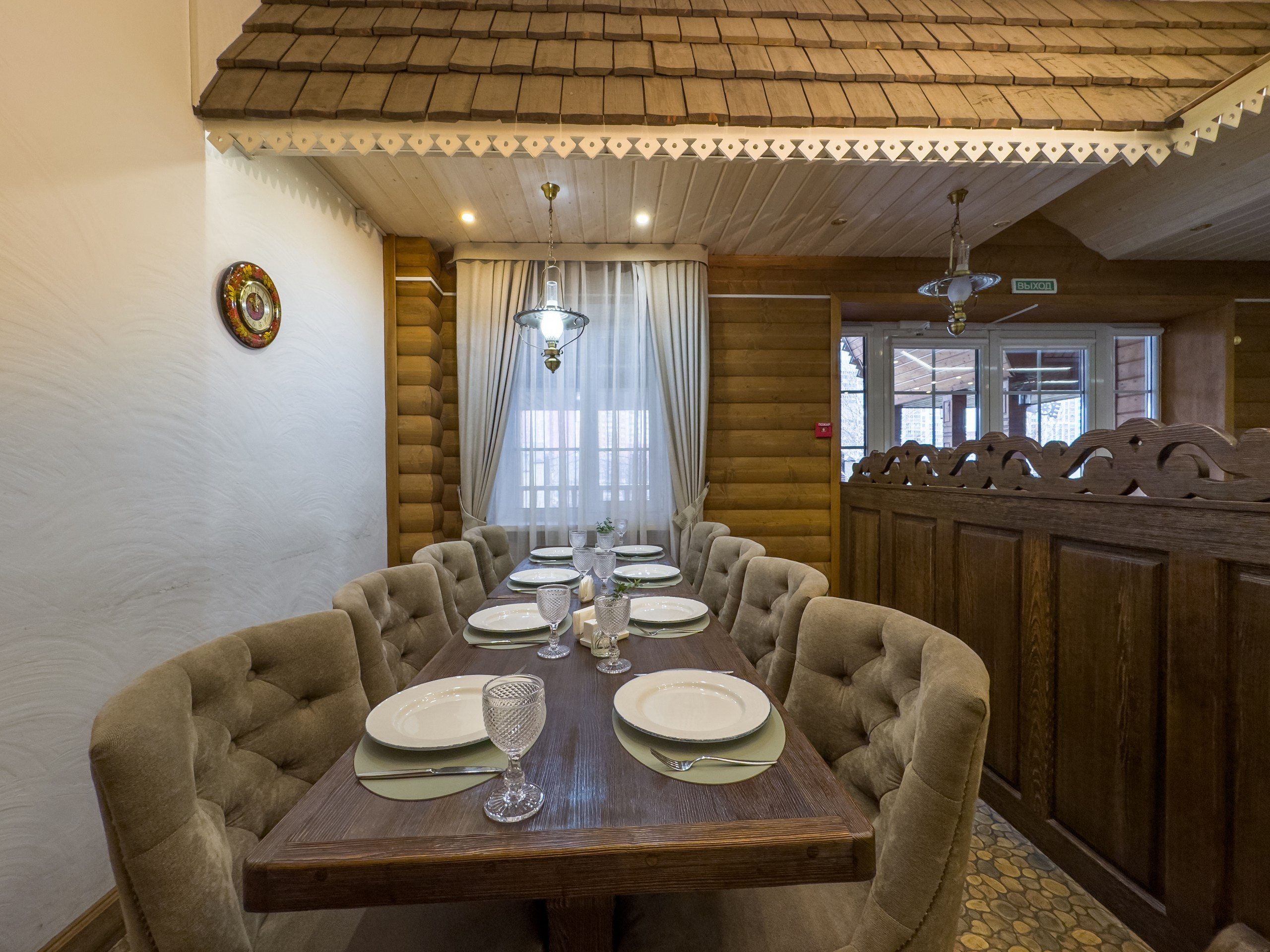 Большой банкетный зал ресторана «Дача»