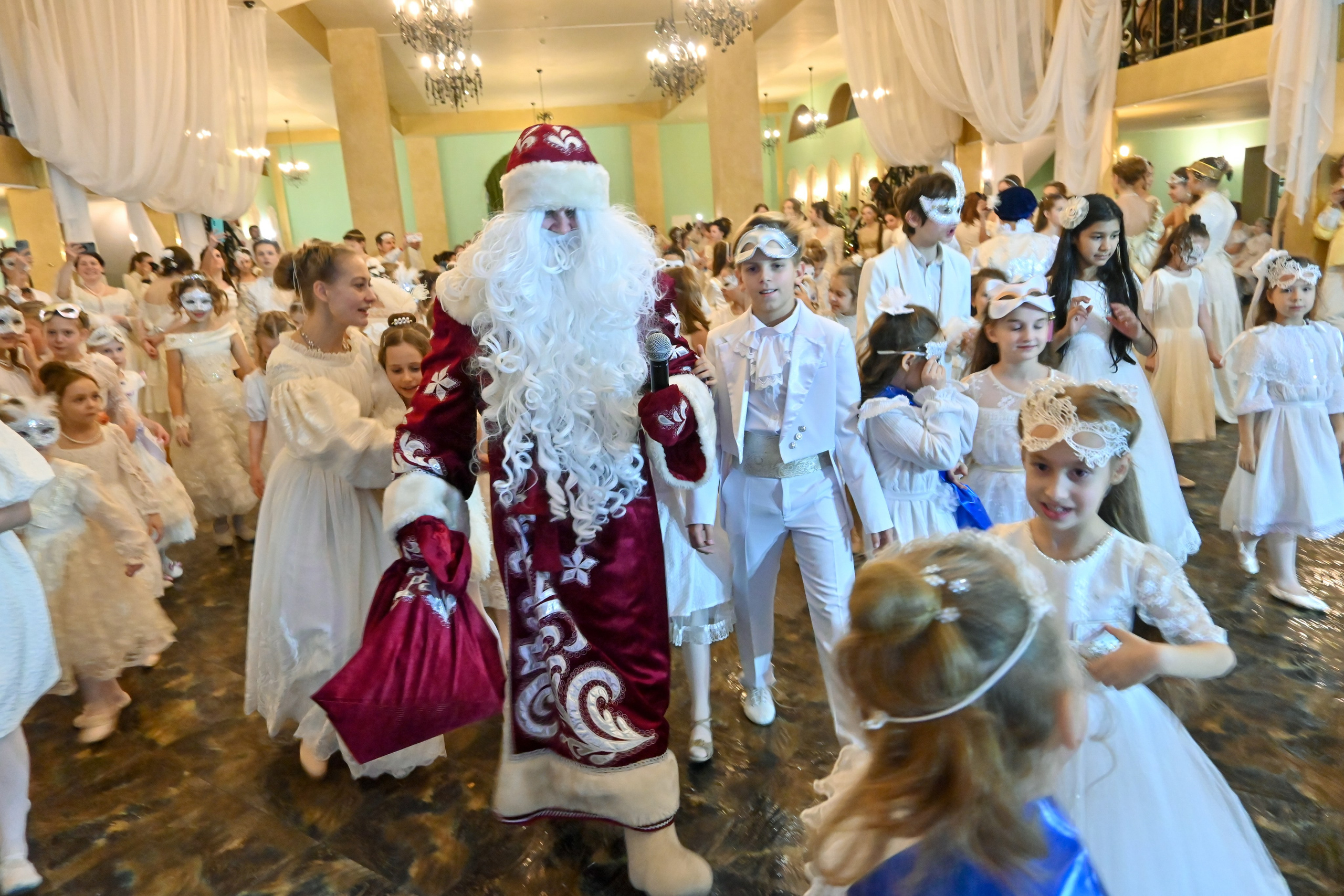 Белый бал-маскарад в Измайлово 24.12.2023. Профессиональный фотограф в Москве Алёна Котова