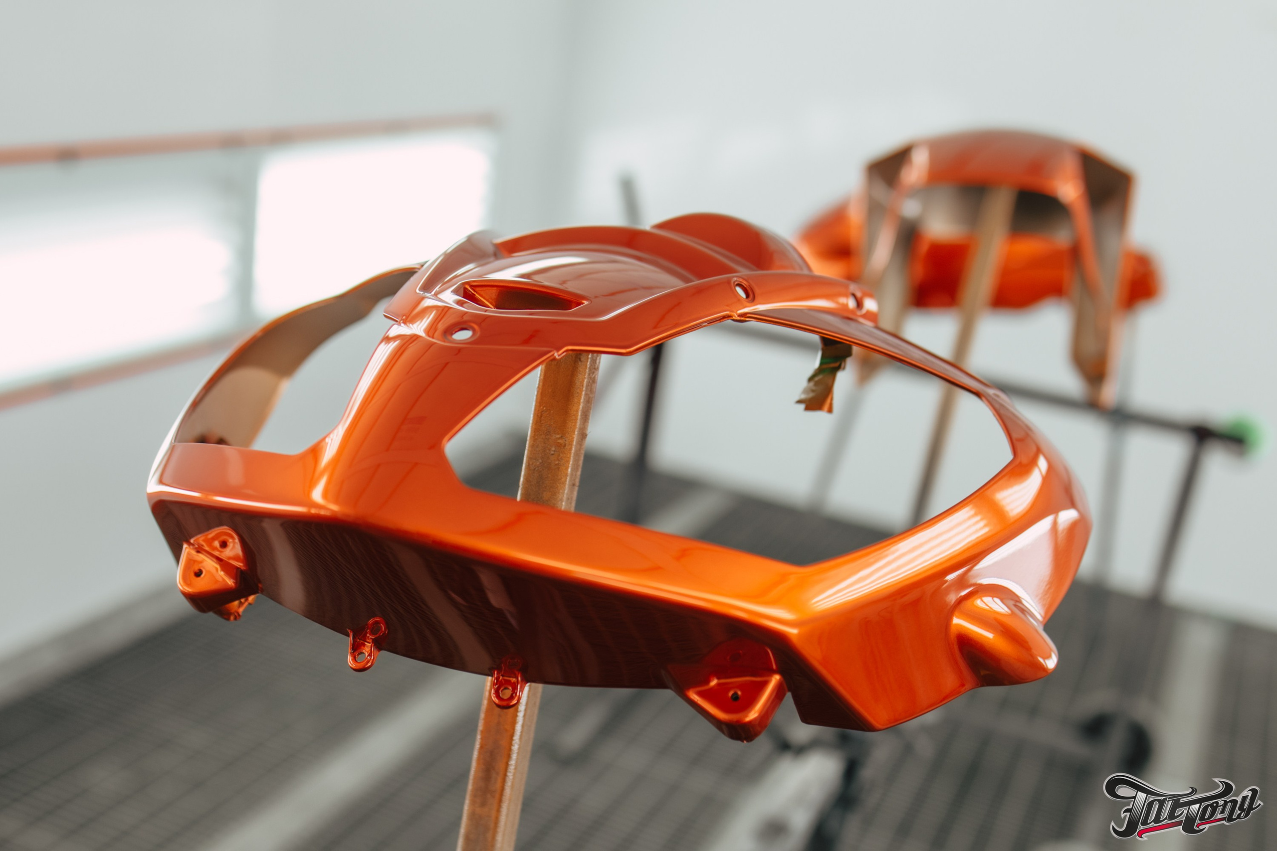 Aprilia детали мотоцикла, окрас в оранжевый кэнди. DeLorein