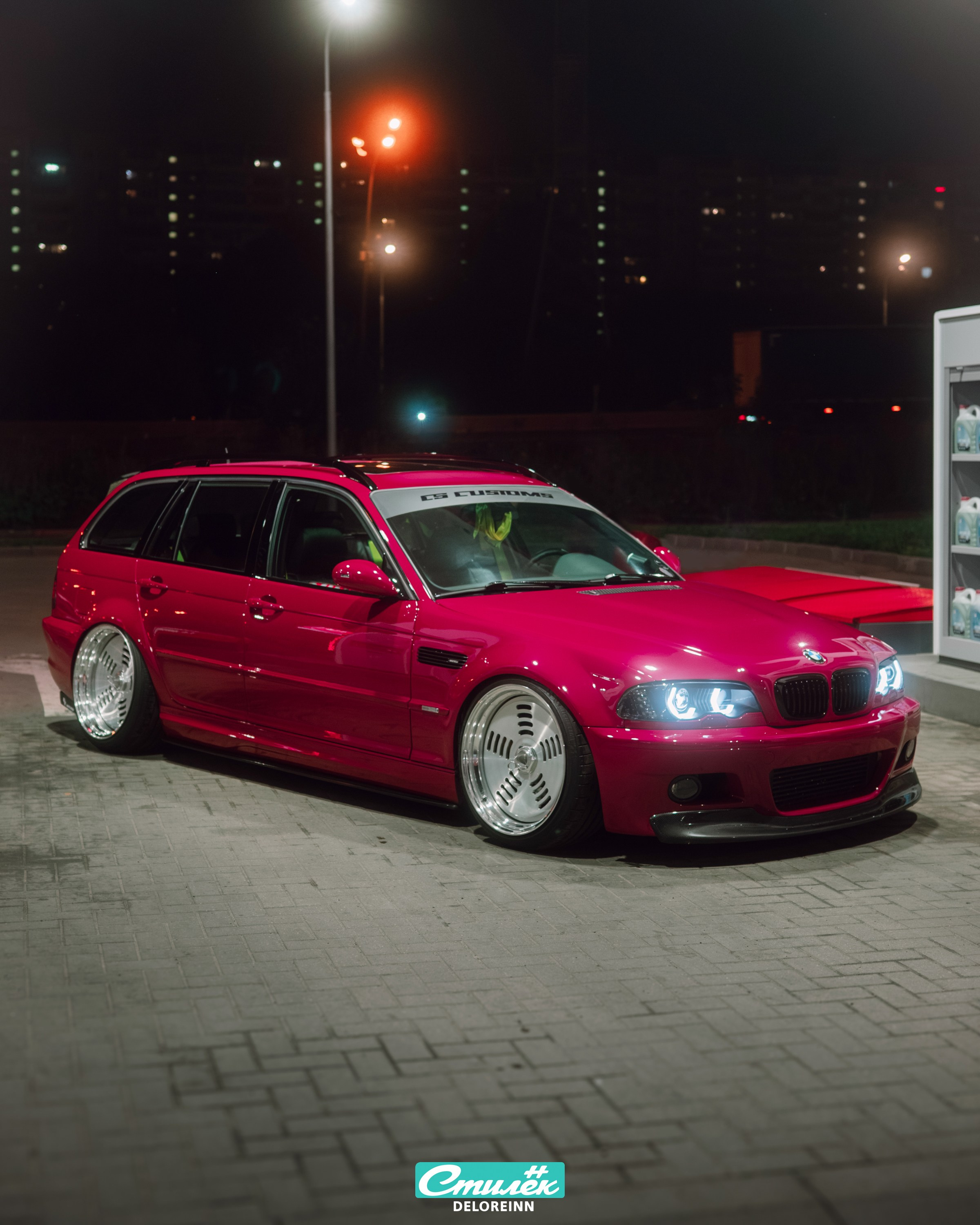 Pink BMW E46 Touring from Finland. DeLorein