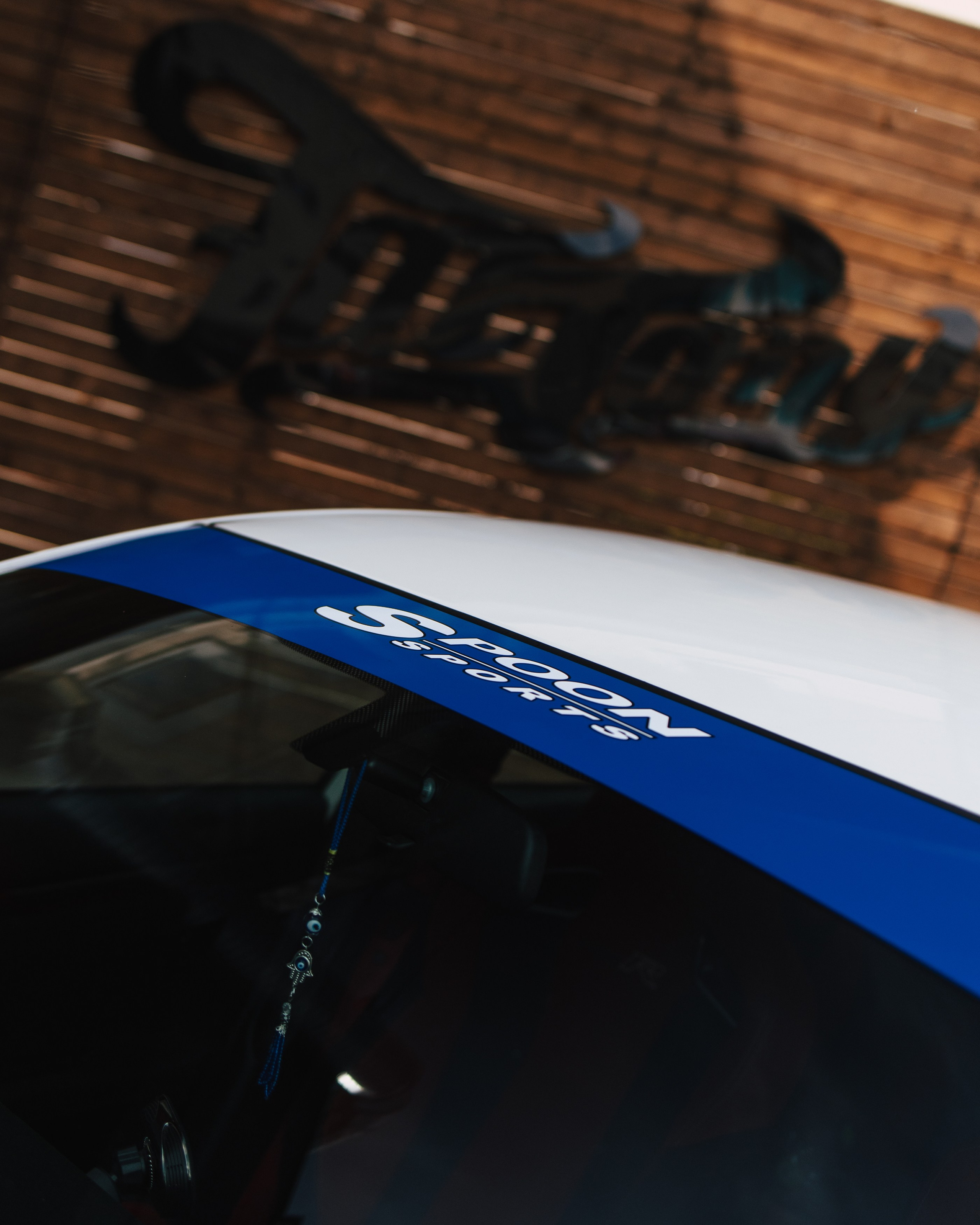 Honda Сivic type R снятие краски c капота и лачка карбона. DeLorein