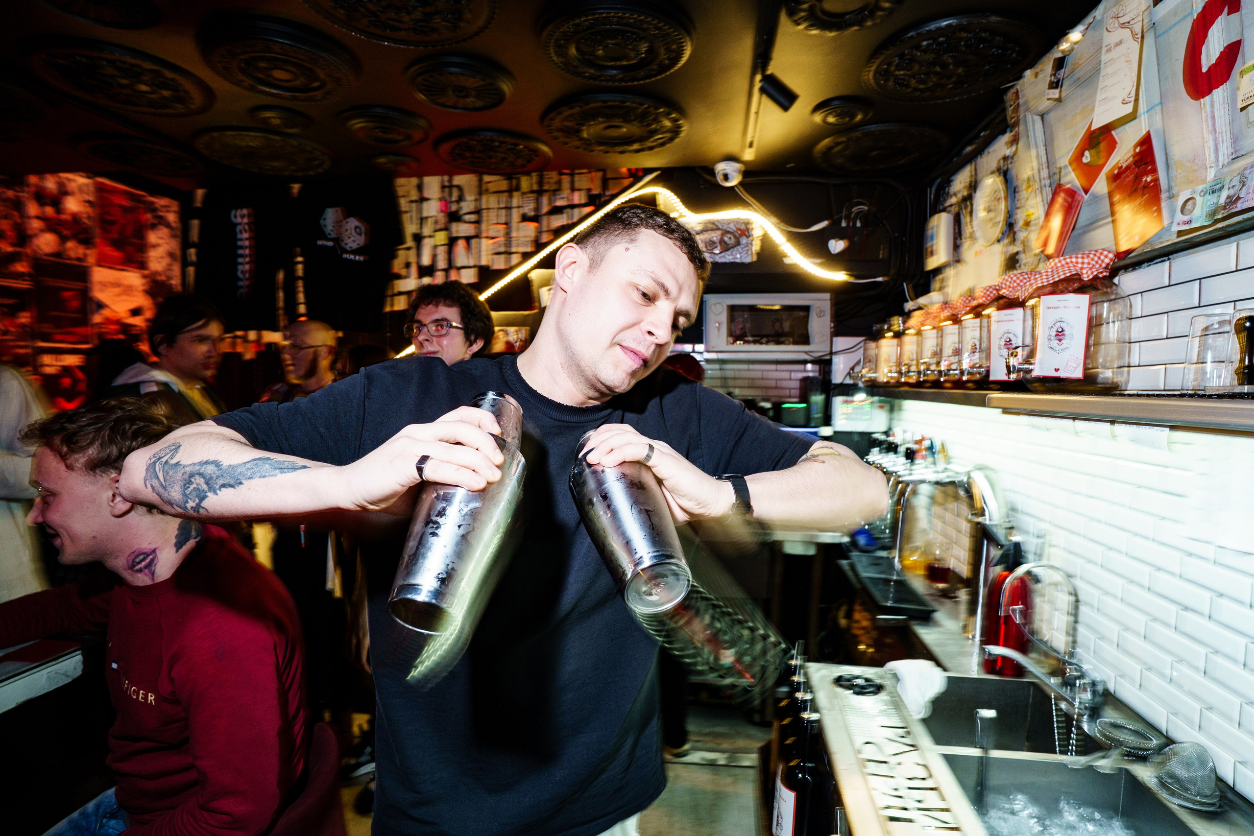 День святого Валентина в Баре разбитых сердец. Концертный и репортажный фотограф в Санкт-Петербурге Слава Пахомов