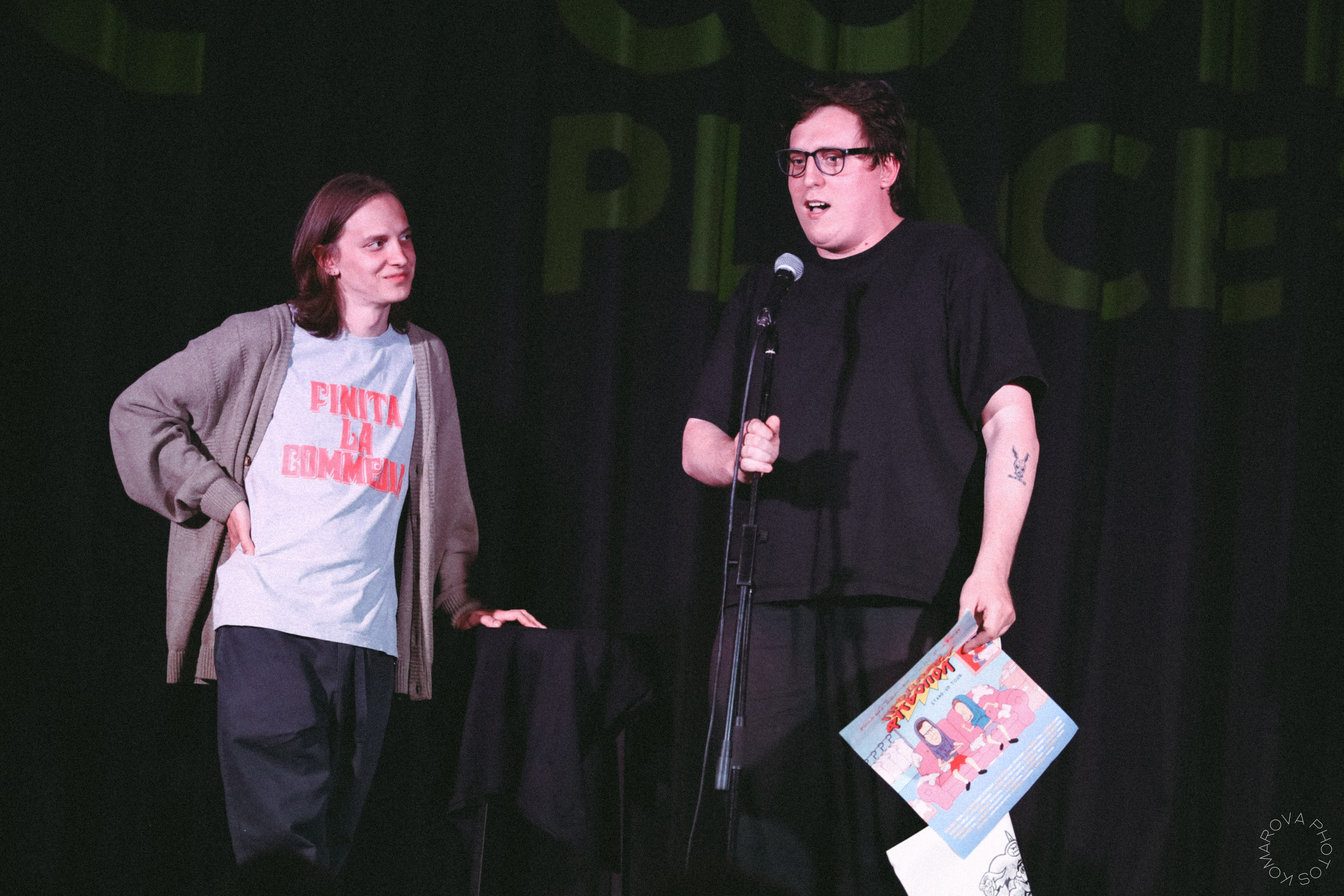 Stand up. Продавцы футболок