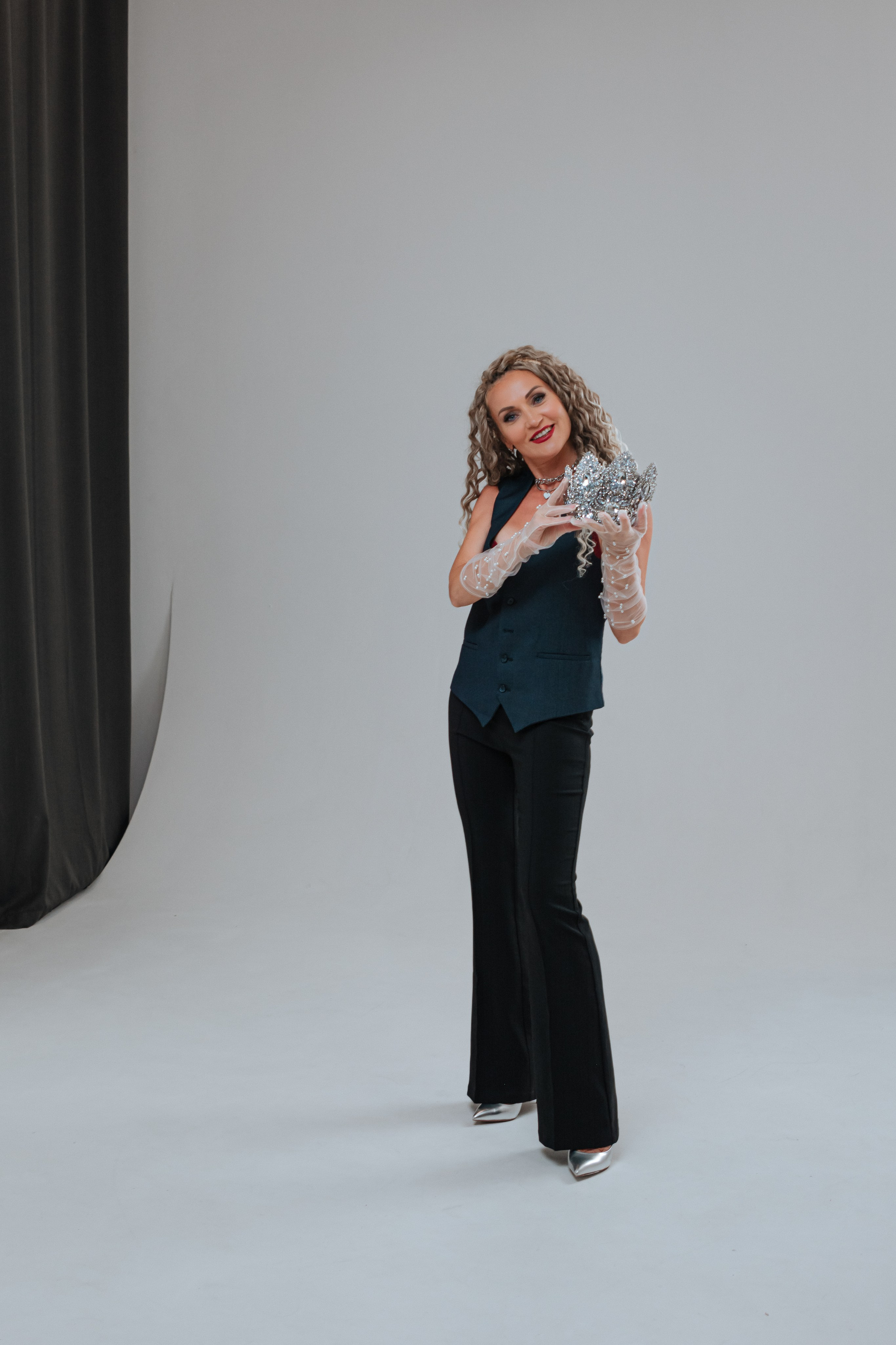 Фотосессия Superwoman Натальи и Светланы для афишы. Портретный фотограф в Санкт-Петербурге Дмитриева Наталия