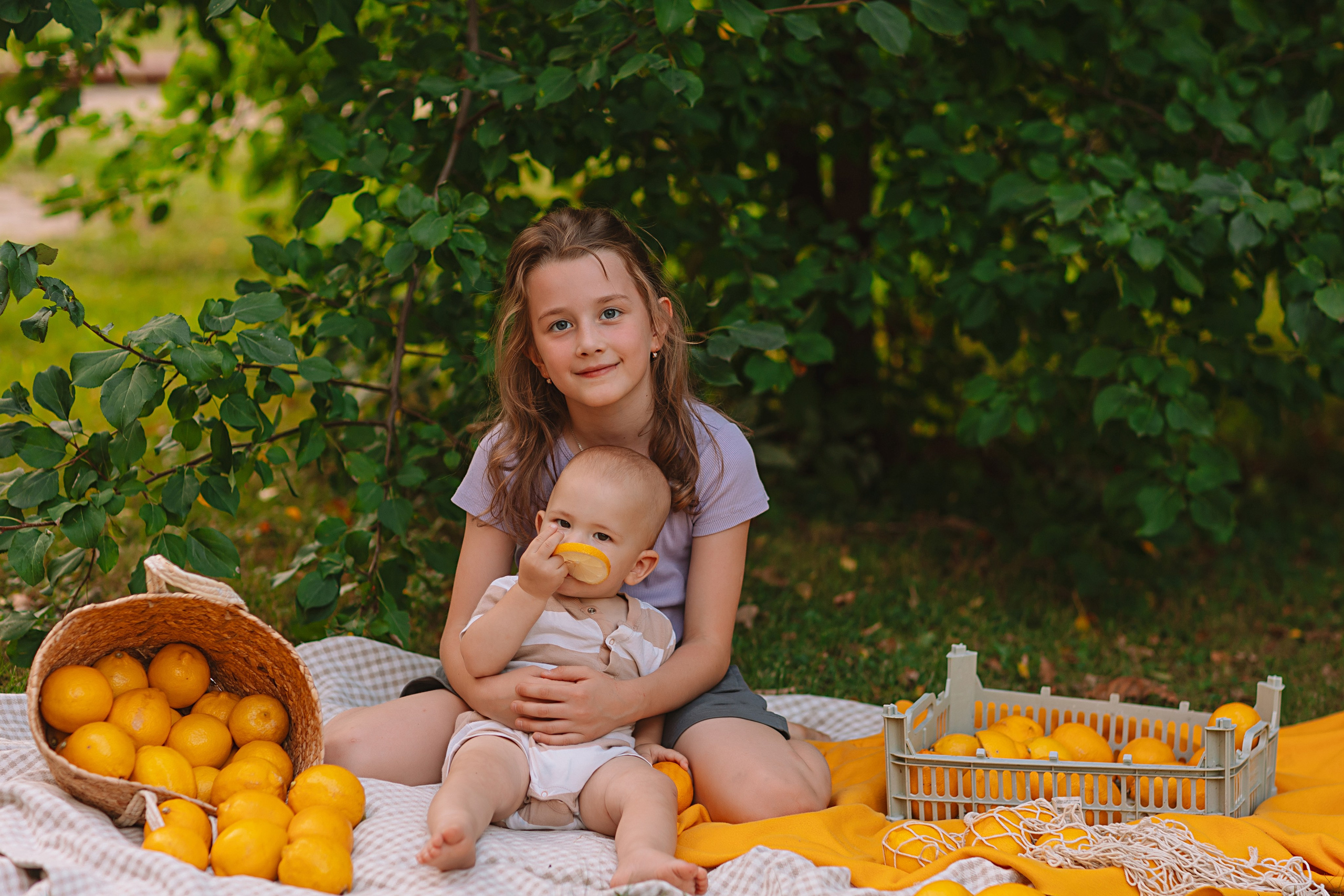 Лимоны. Семейный фотограф Тюмень, фотограф на роды Салмина Мария