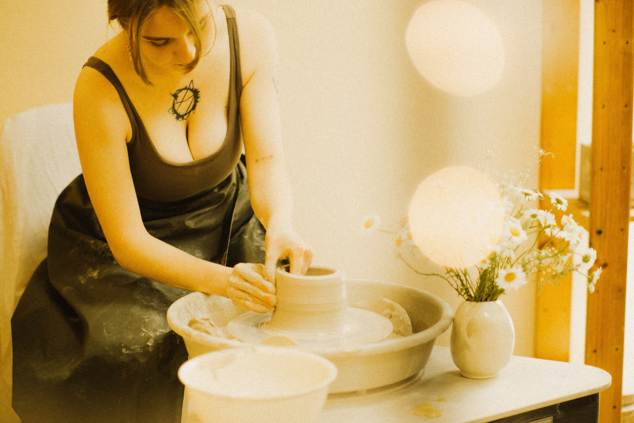 Контент для студии керамики «Flowers & Chill». Коммерческий и Портретный Фотограф Симферополь Крым Максим Махо