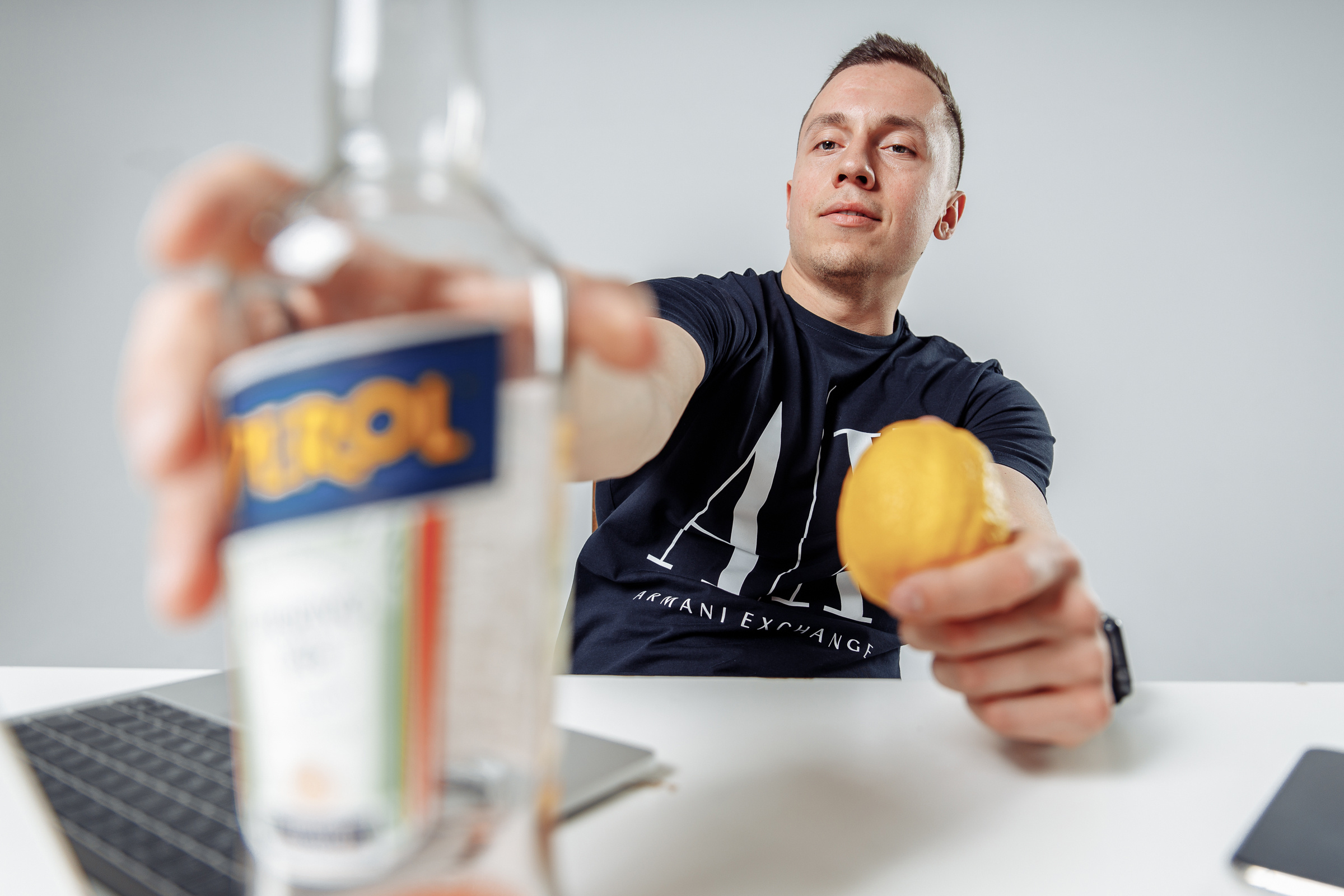 Илья. Фотограф Казань — профессиональные услуги фотосессий в студии и на локации