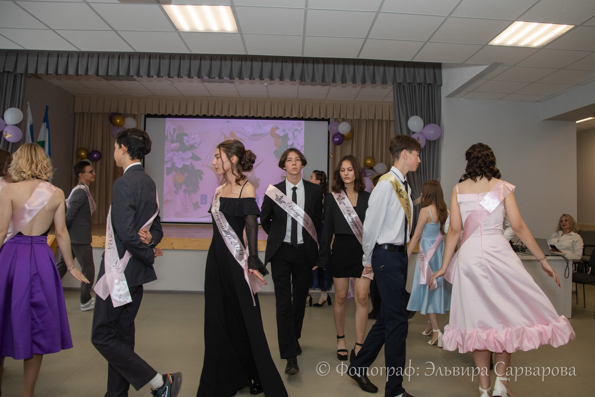 Вручение аттестатов 11 класс. Репортажный Фотограф