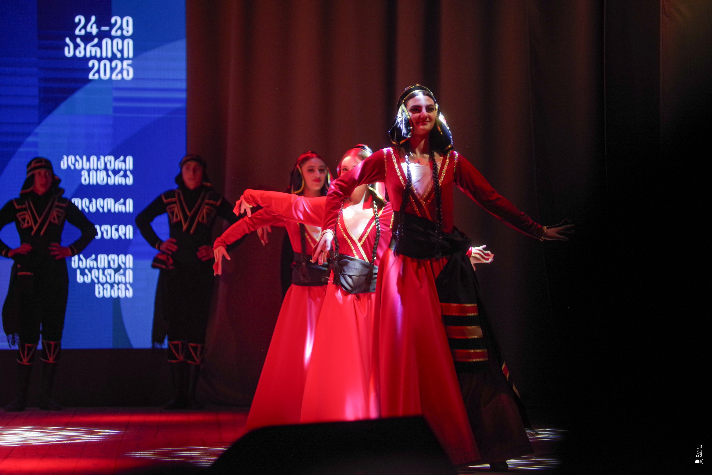 Танцы в Хоби. Портретный фотограф Денис Милютин