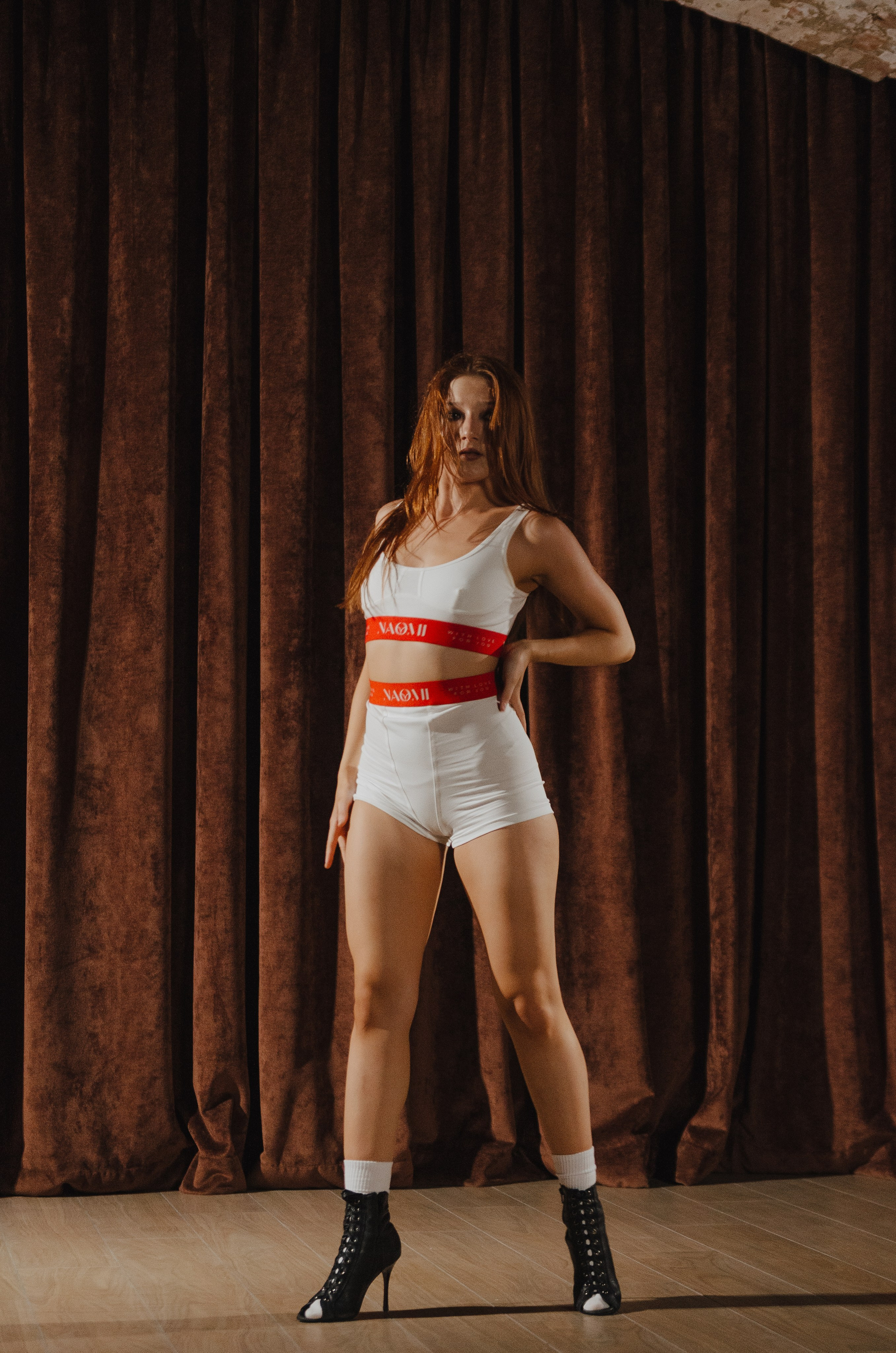 Фото-подглядки с видеосъемки танцевальной команды «Secret». Денисова Аля — фотограф для парных съемок и индивидуальных историй в Барнауле