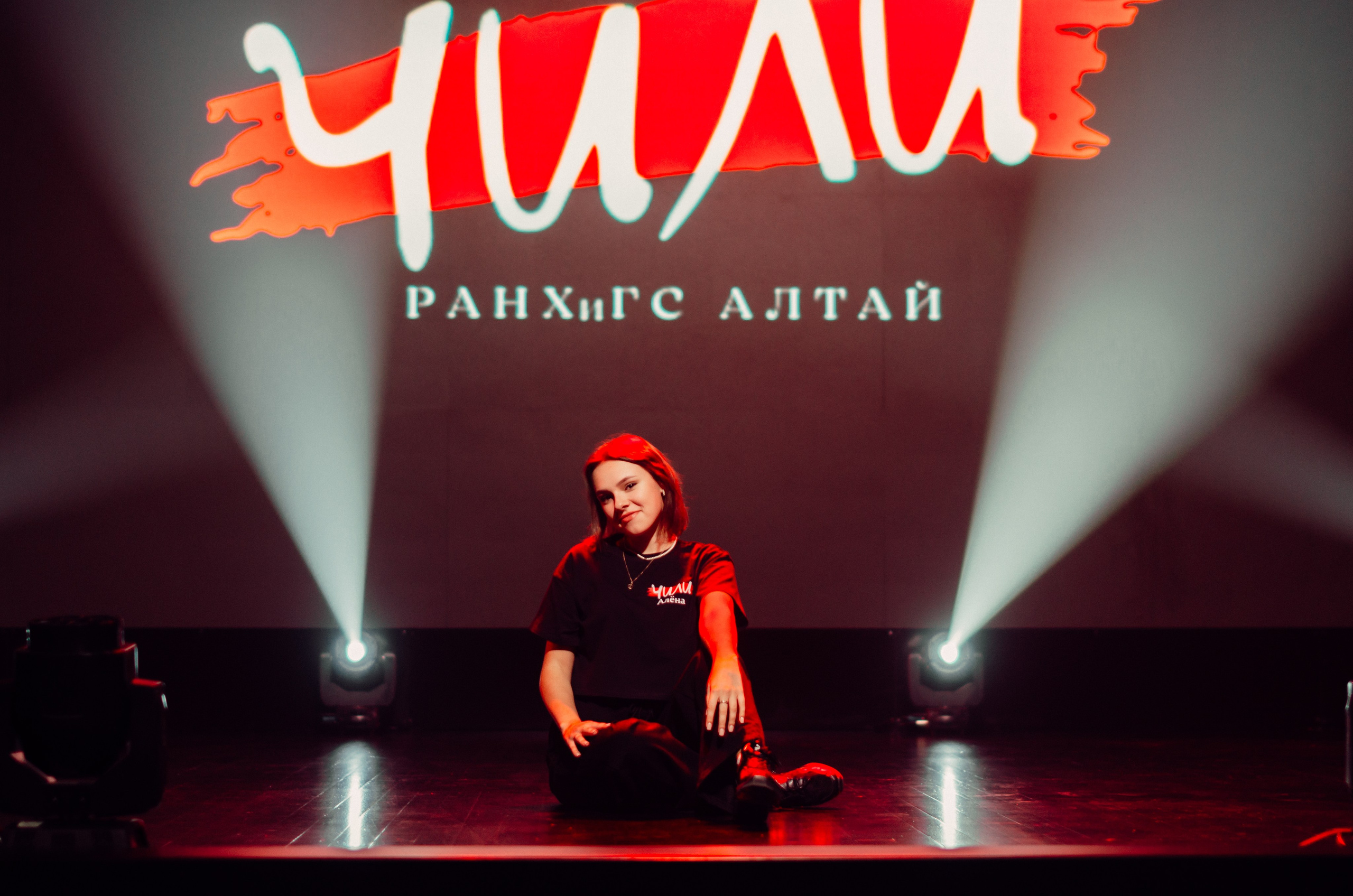 Групповая фотосъемка танцевального коллектива. Денисова Аля — фотограф для парных съемок и индивидуальных историй в Барнауле