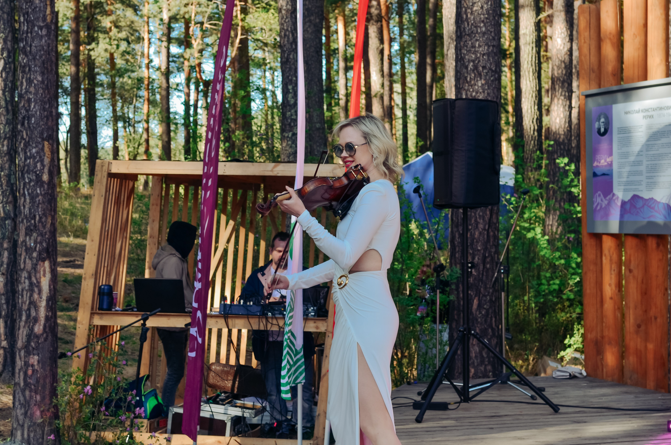 Фестиваль «Цветение Маральника на Алтае 2025». Фоторепортаж. Денисова Аля — фотограф для парных съемок и индивидуальных историй в Барнауле