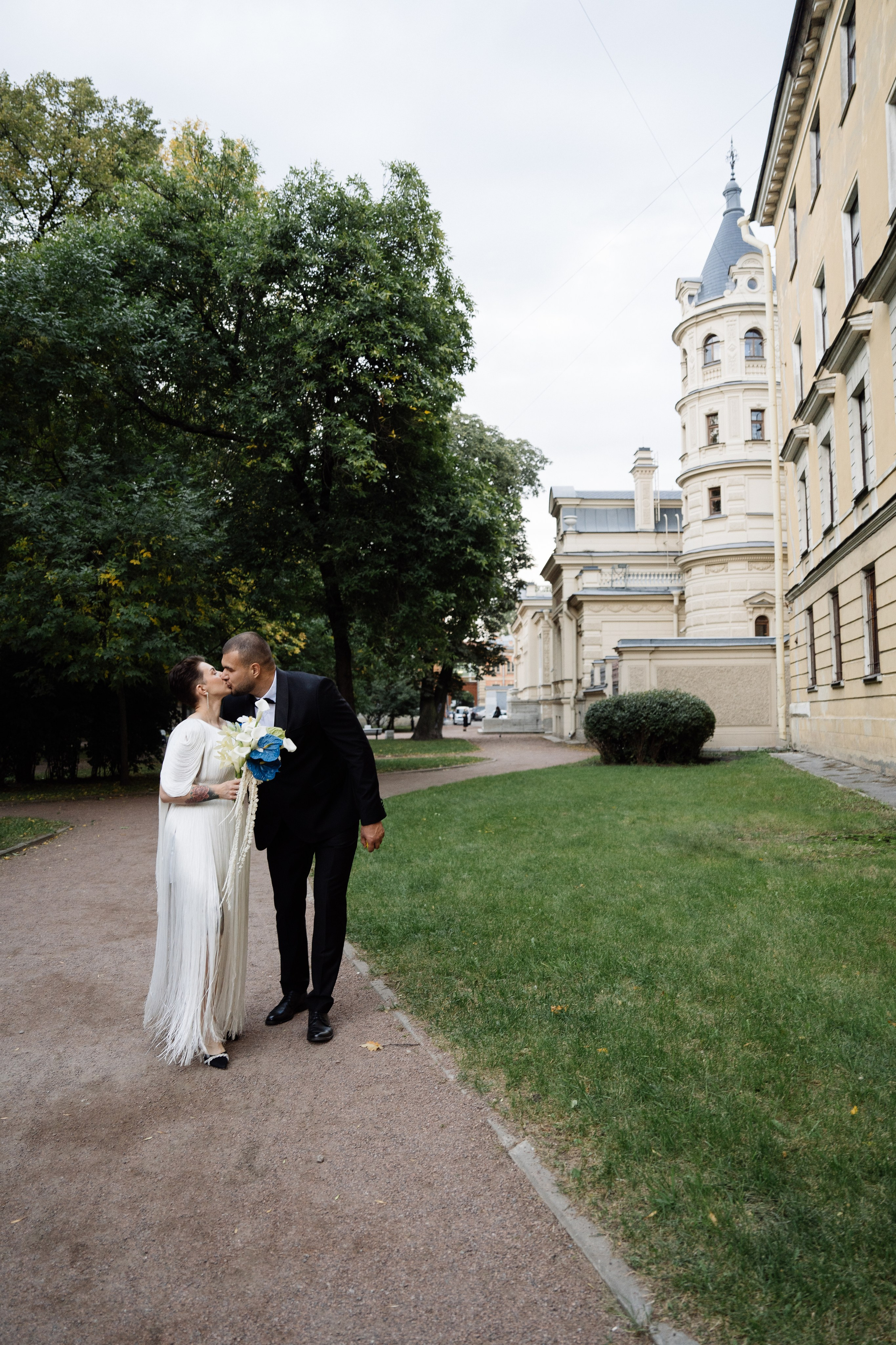Свадьба в сошиал клабе. Свадебный фотограф организатор в Санкт-Петербурге Ассоль Опарина