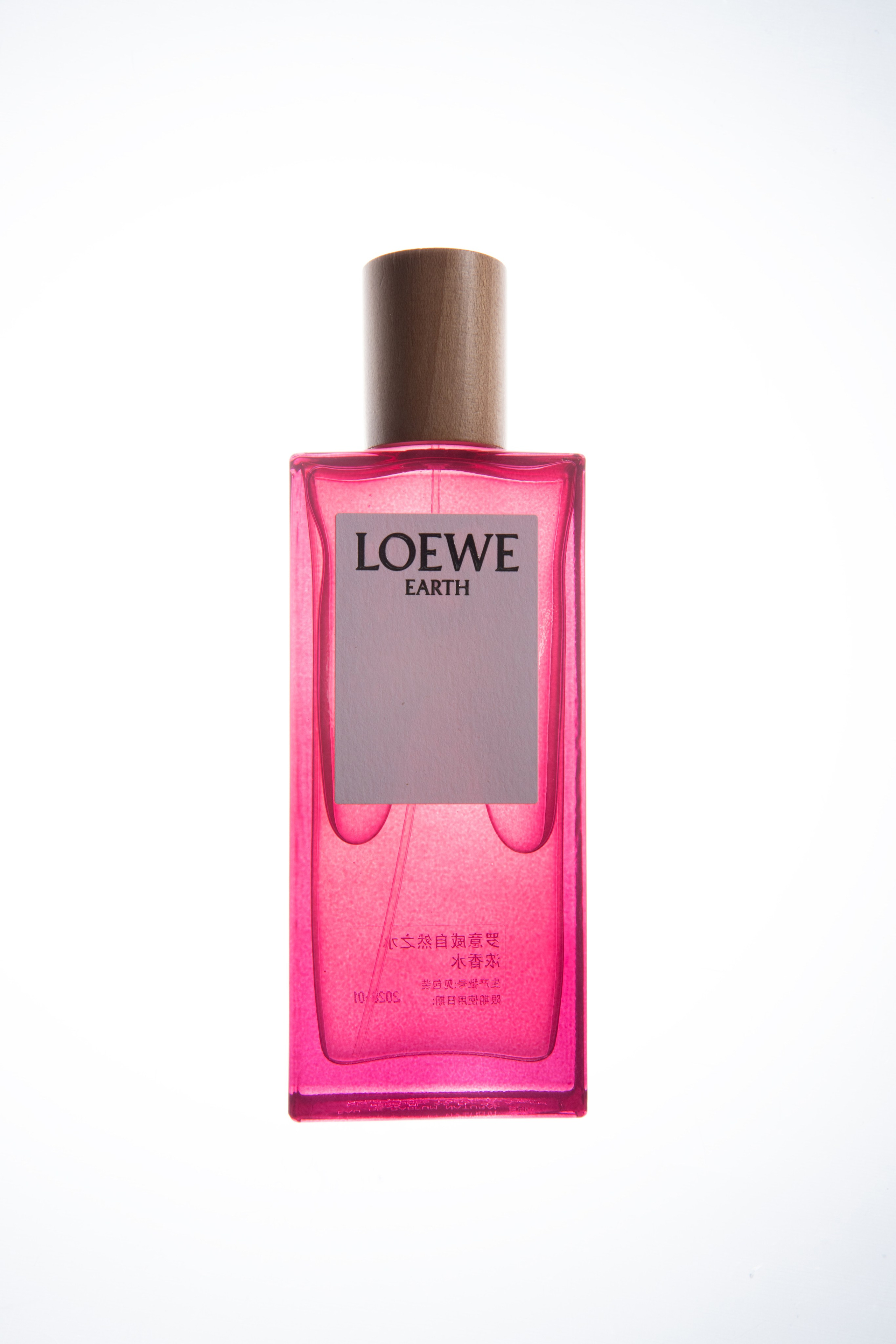 BEFORE / AFTER. RETOUCHER / Beauty / Product / Fashion / Commercial