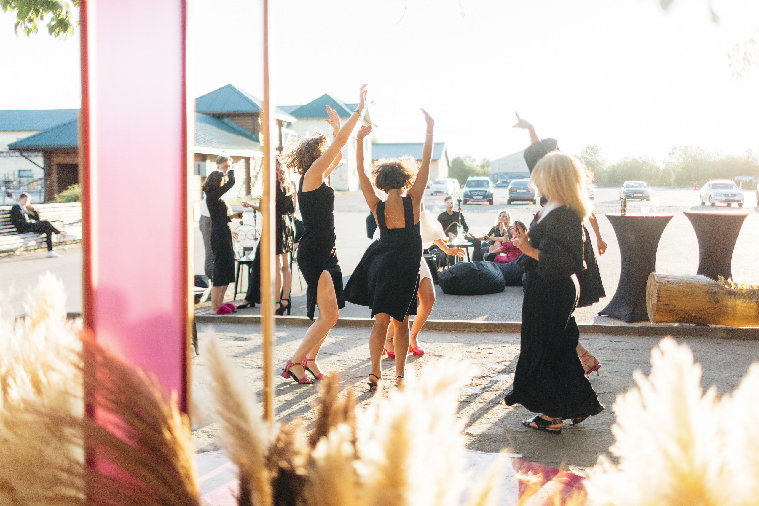 Фуксия/Голубая волна/Зеленый. Портфолио свадебного фотографа. Роман Каргаполов