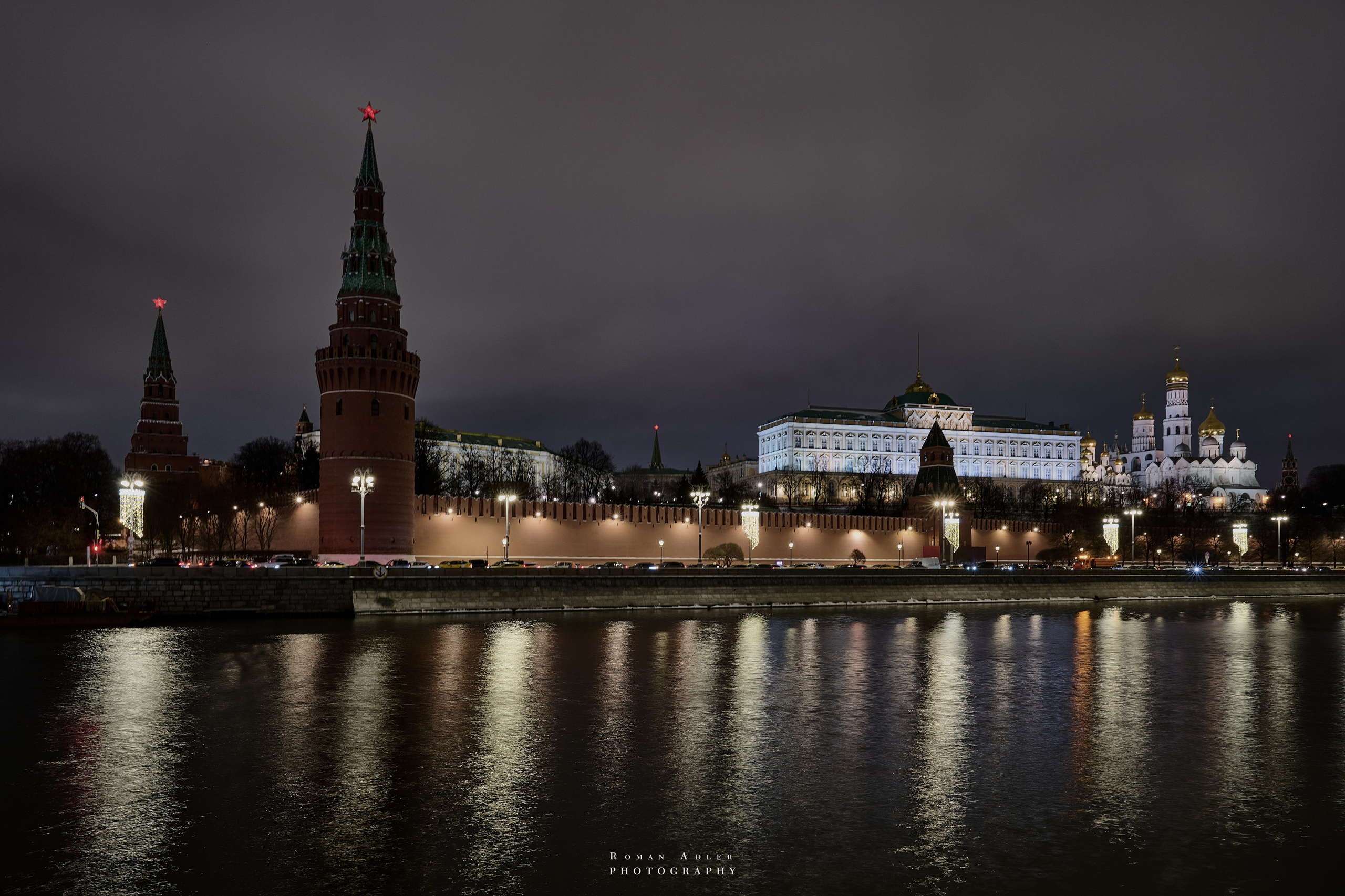 Новогодняя ночная Москва 2025. Фотограф Роман Адлер