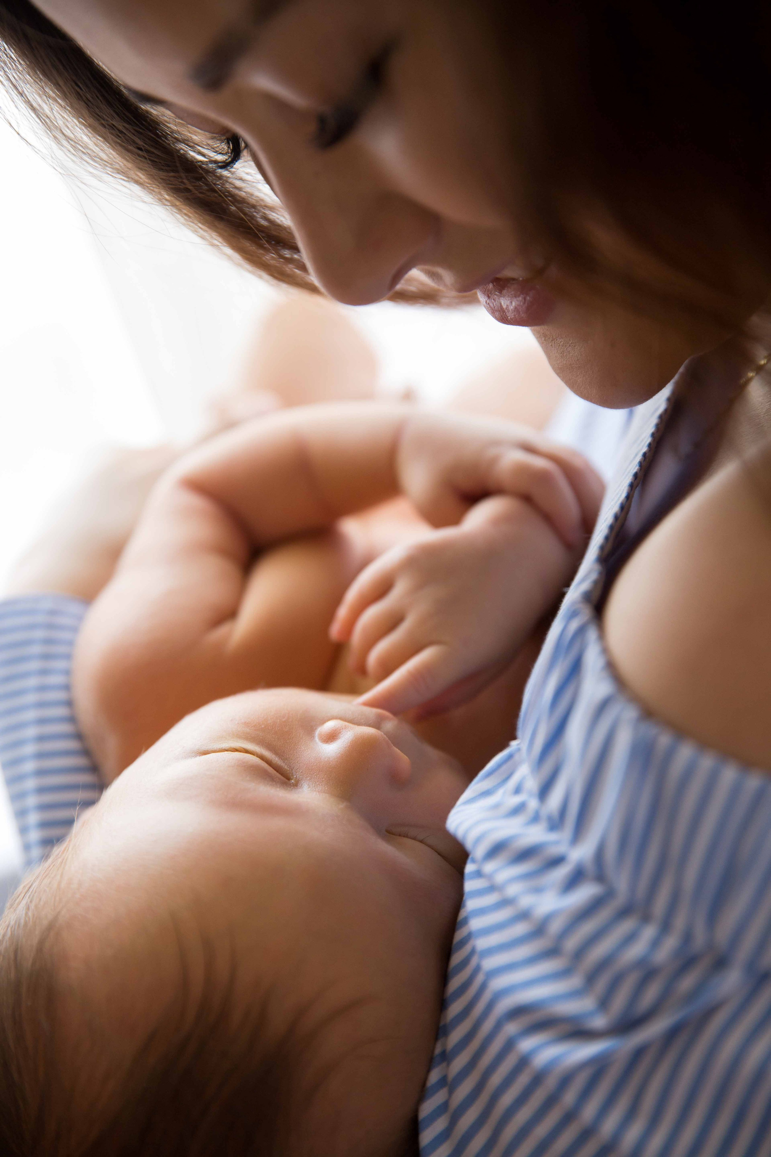 Newborn Алматы, фотосессия новорожденных и младенцев с родителями. Фотостудия Алматы. Семейная и детская фотостудия Family studio.Фотограф Алматы