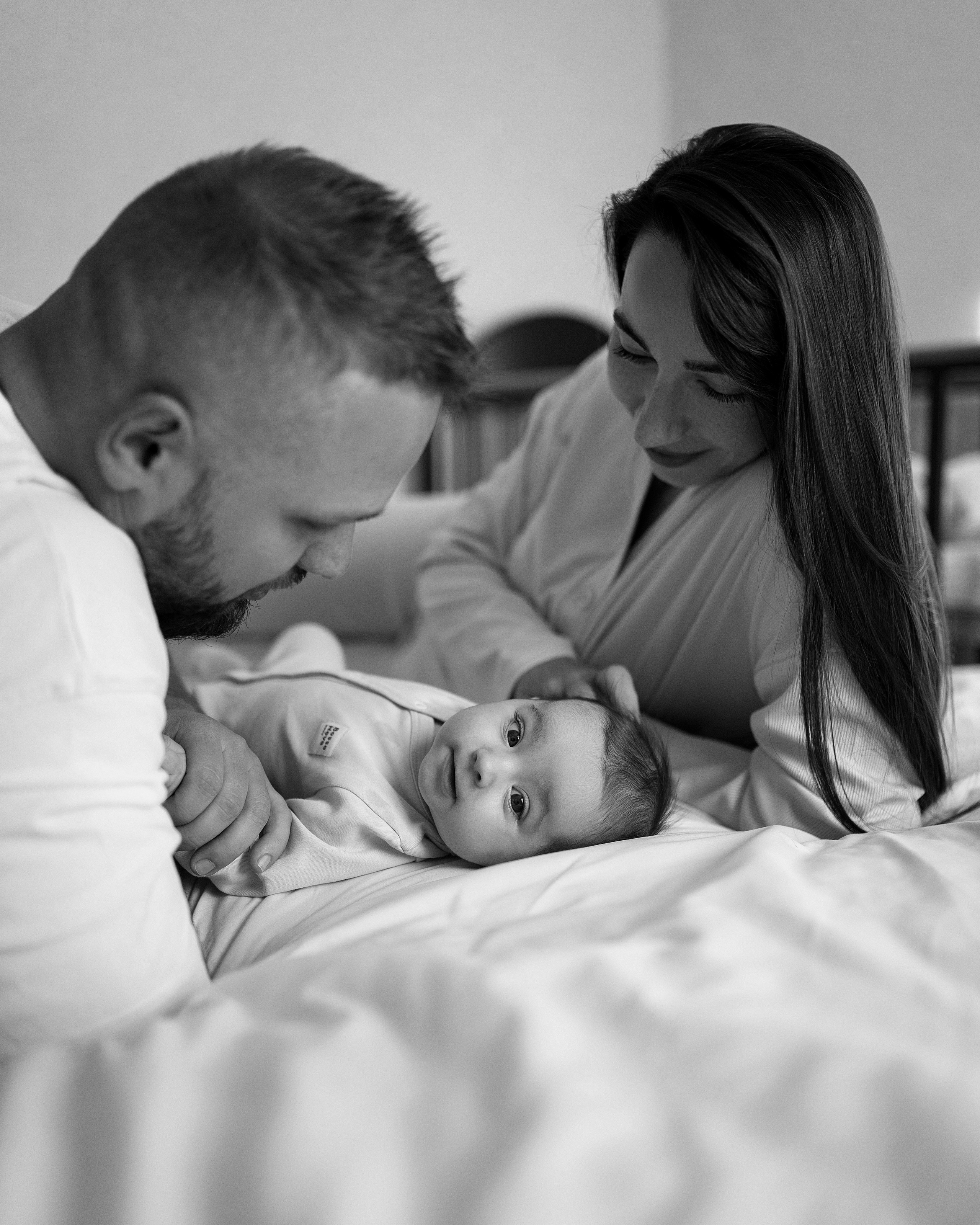 | ПЕРВЫЕ МГНОВЕНИЯ |