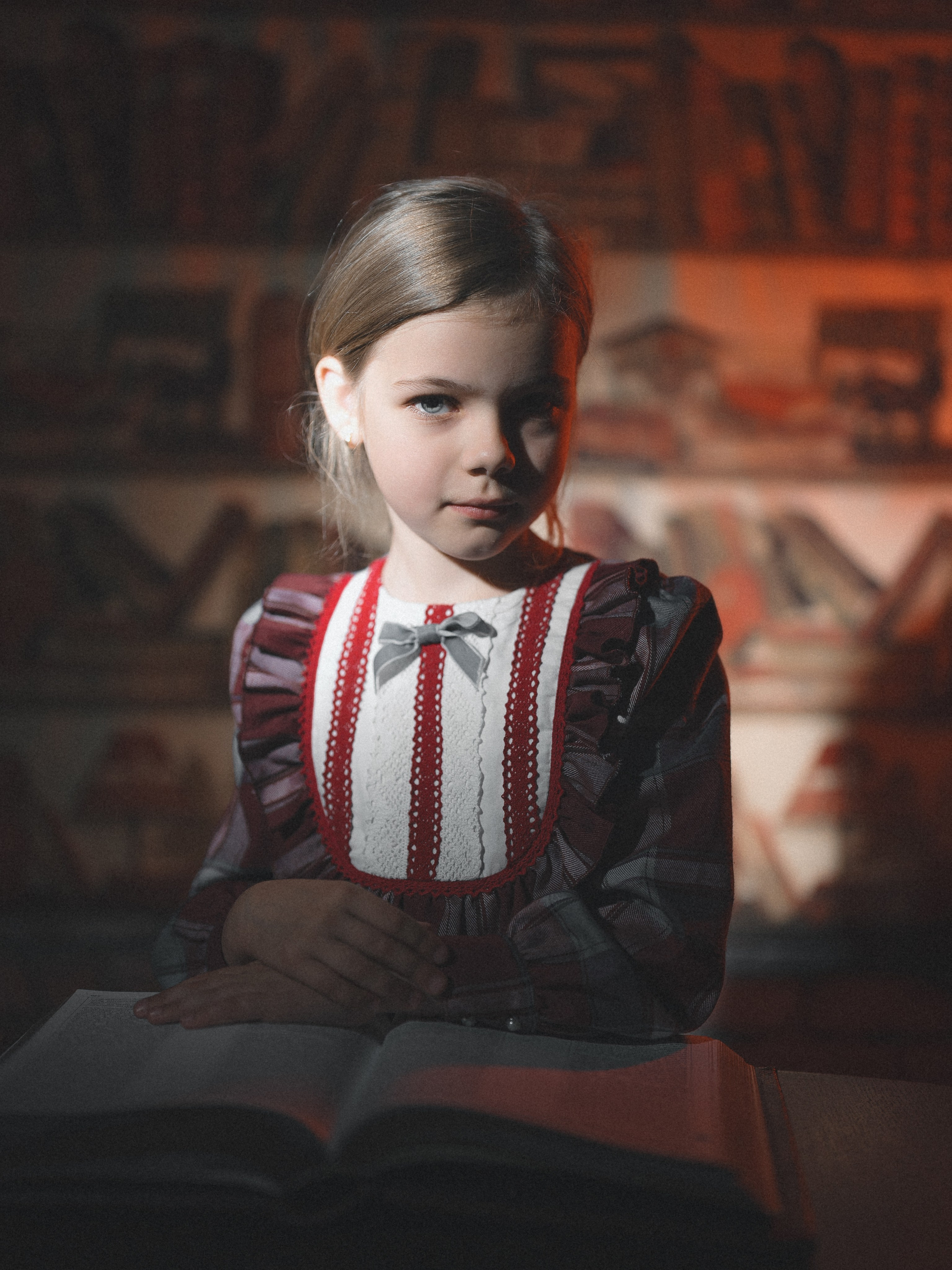 Примеры стилизации портретов и нестандартного света. Фотограф Олег Сотник