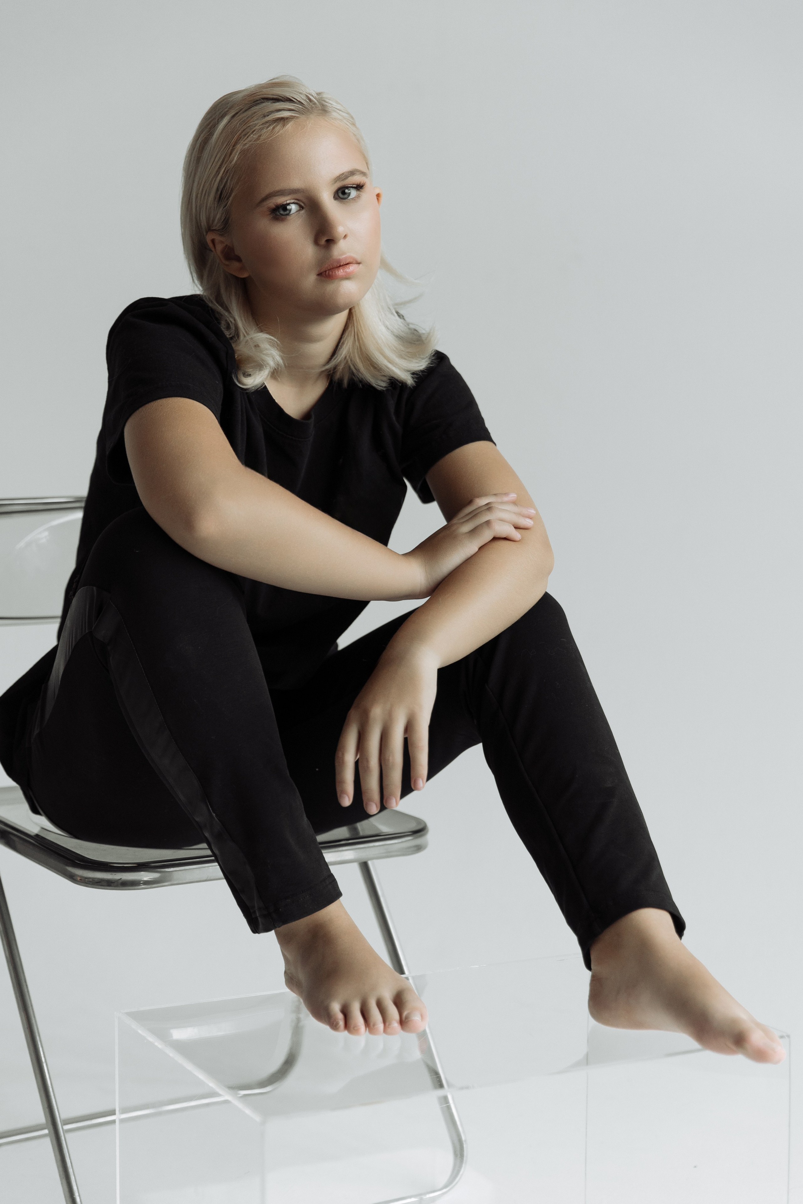 Фотосъемка Евы Демидовой в студии на белом фоне. Санкт-Петербург. Ева Демидова. Спортсмен по конкуру в Санкт-Петербуре