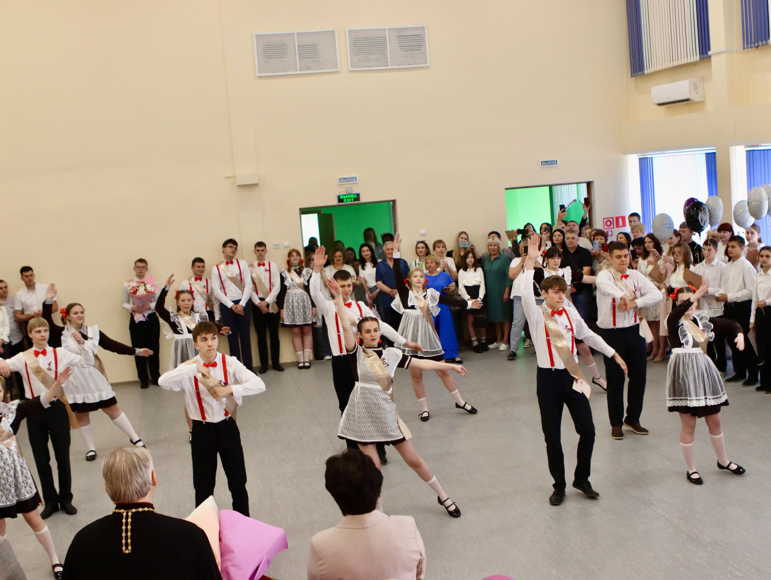 Школьный выпускной. Фотограф в Курске Смирнов Евгений