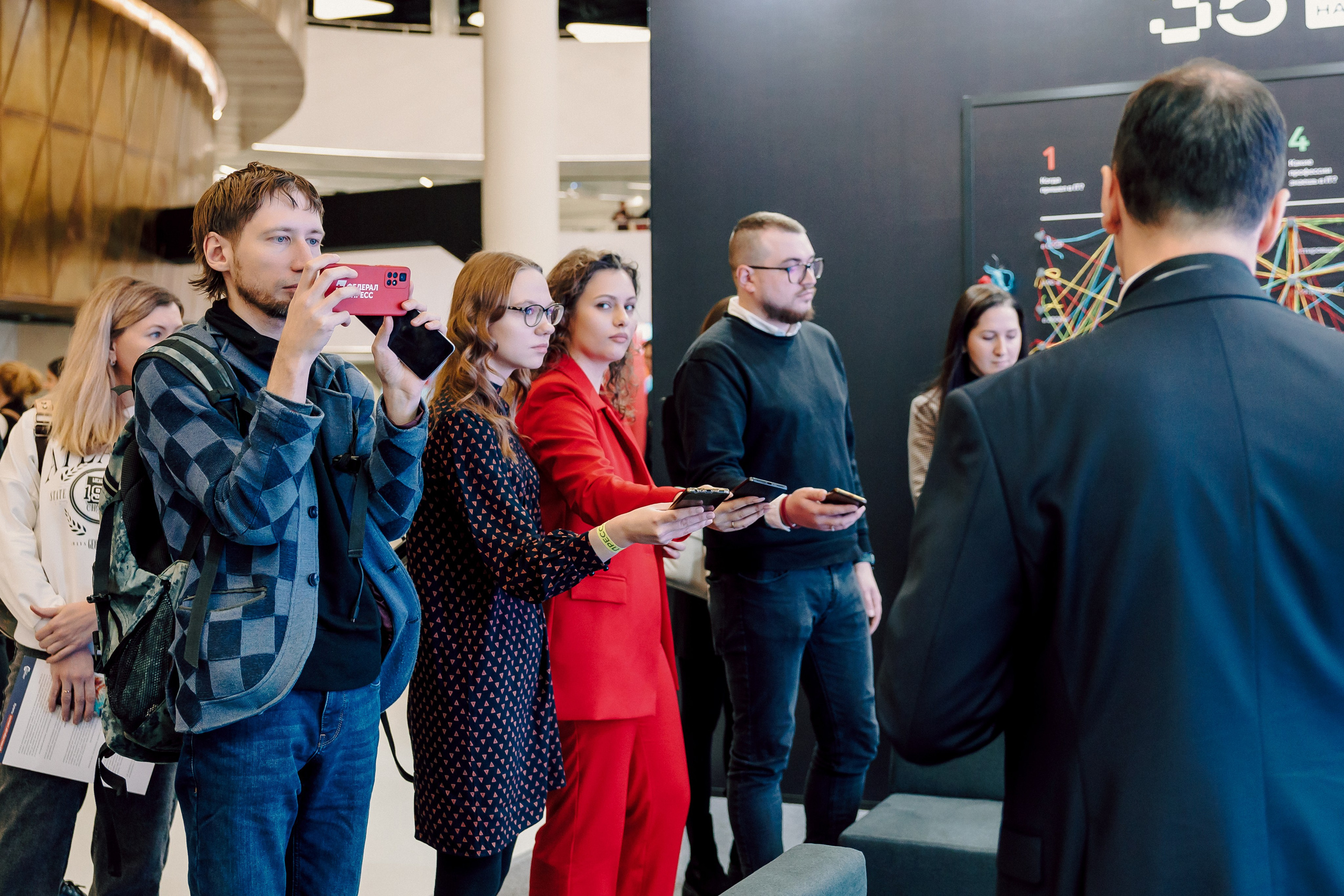 СКБ Контур — Форум будущего — Деловая программа. Лёшка Варзегов — фотограф