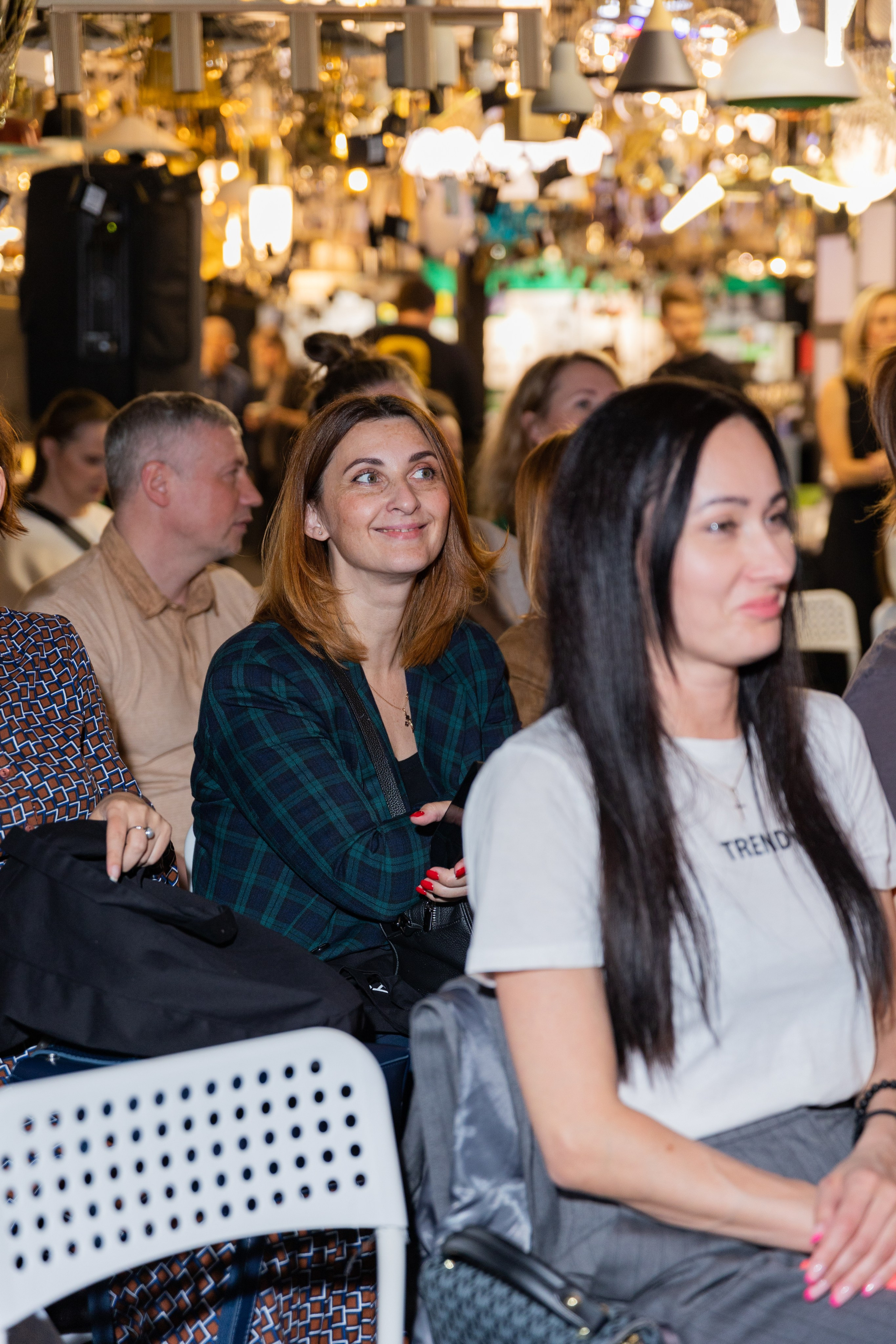 Презентация в салоне света Абажюр. Выпускные альбомы во Владивостоке
