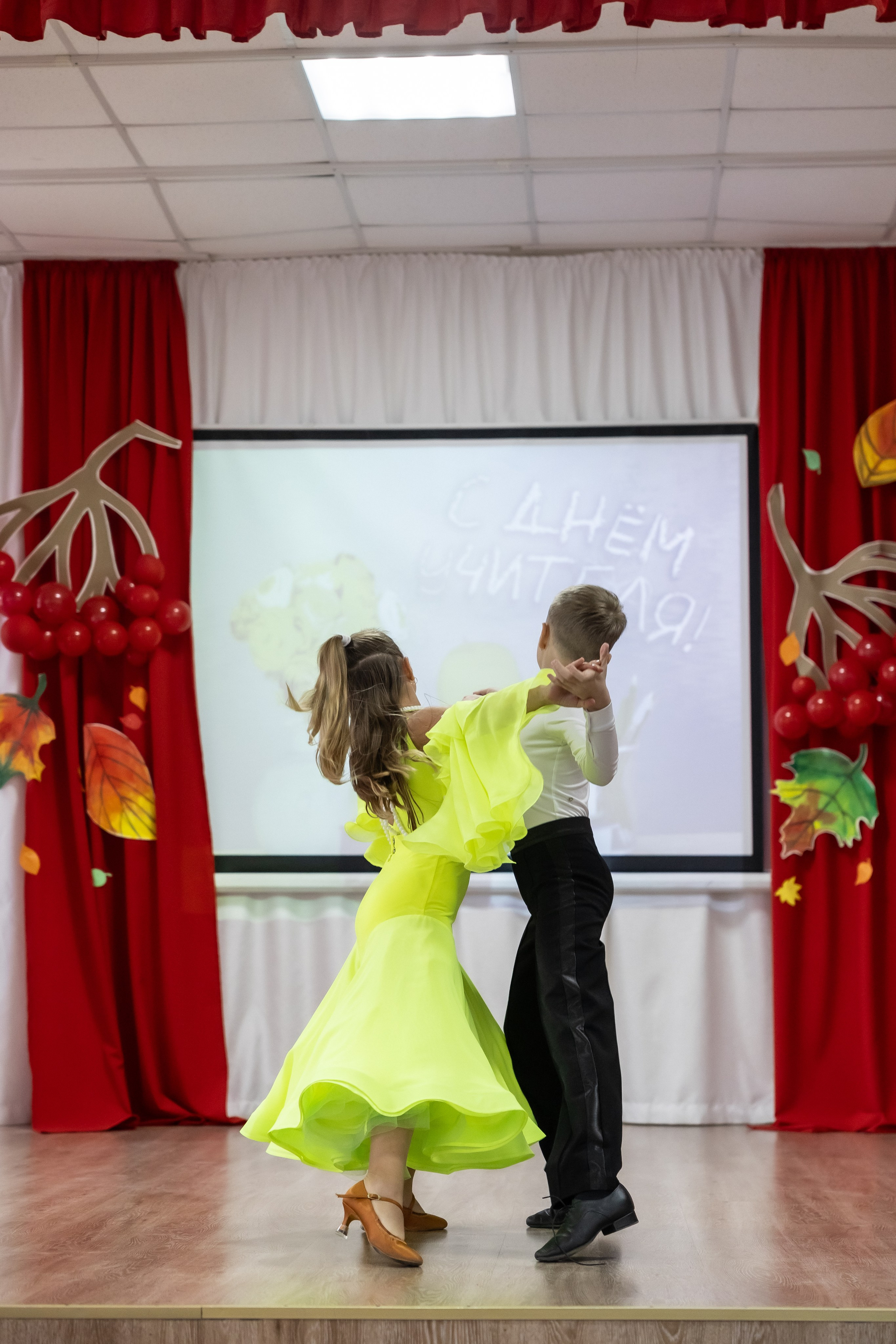 День учителя. Школа 31. Октябрь 2024. Свадебный и Семейный фотограф г. Ижевск Гульназ Солдатова. Гульназ фото