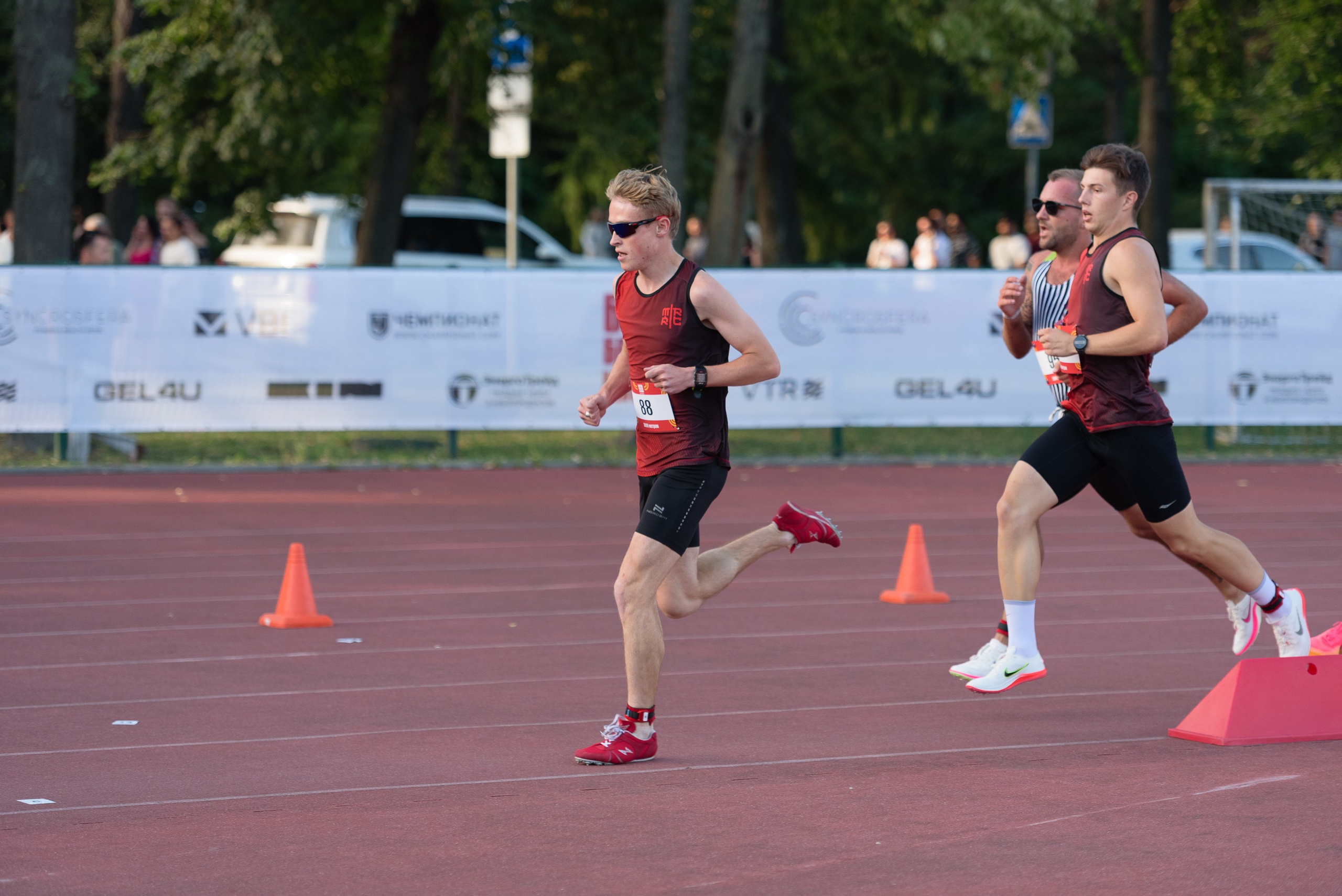 Битва беговых клубов. Репортажный фотограф Сергей Квартальнов