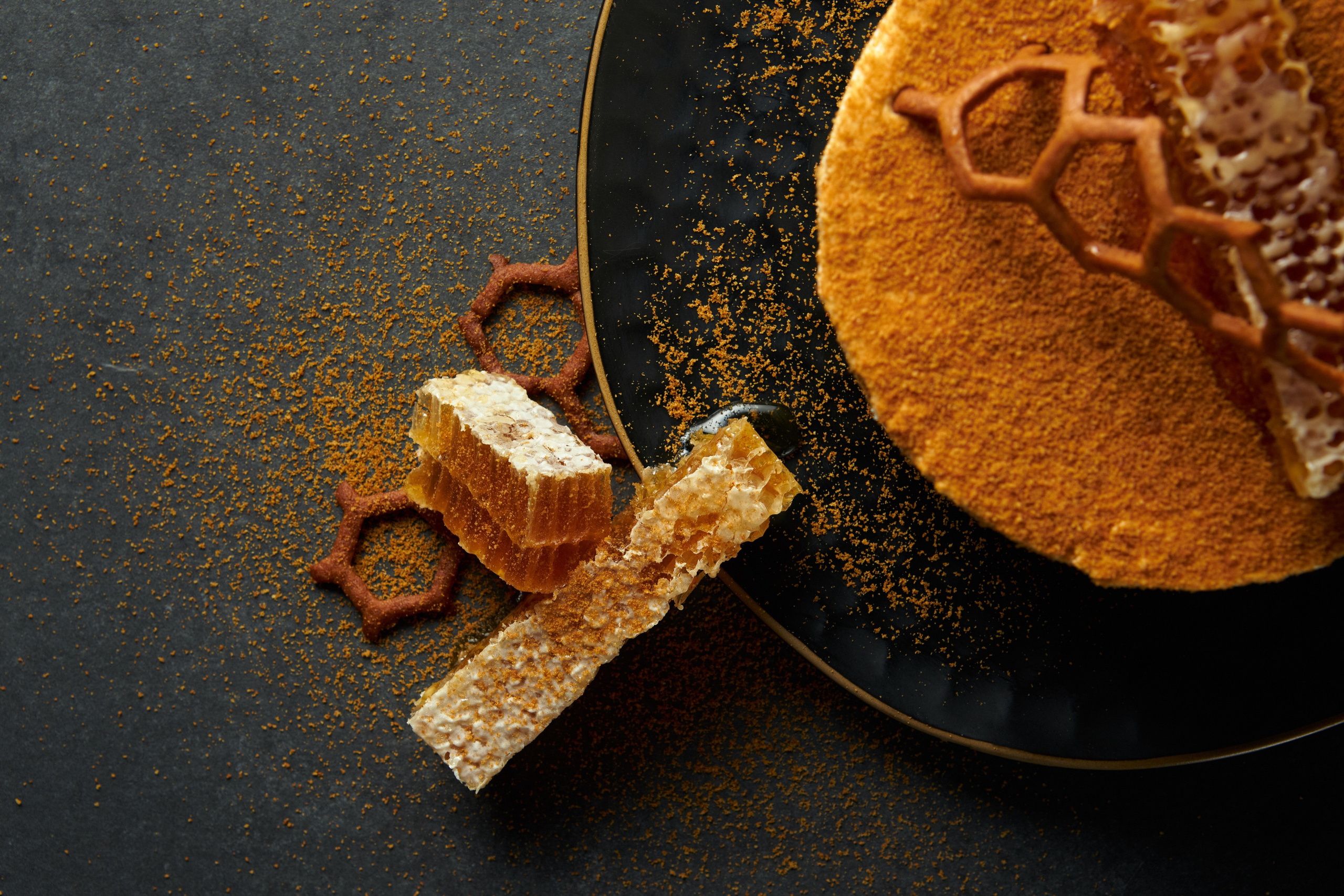 Honey cakes. Commercial photographer | Anton Ermakov