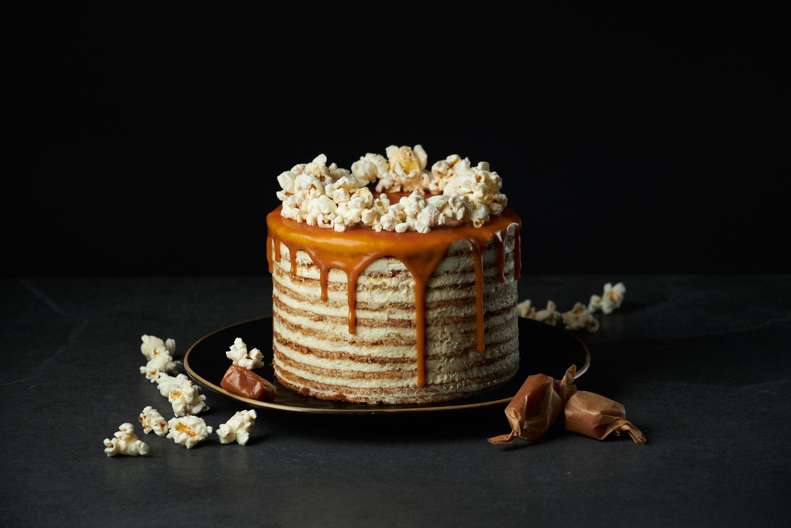 Honey cakes. Commercial photographer | Anton Ermakov