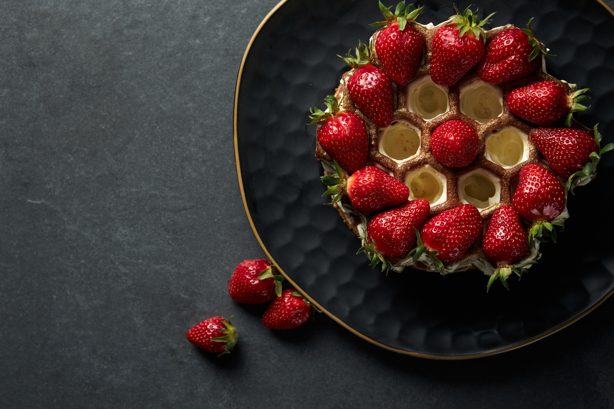 Honey cakes. Commercial photographer | Anton Ermakov