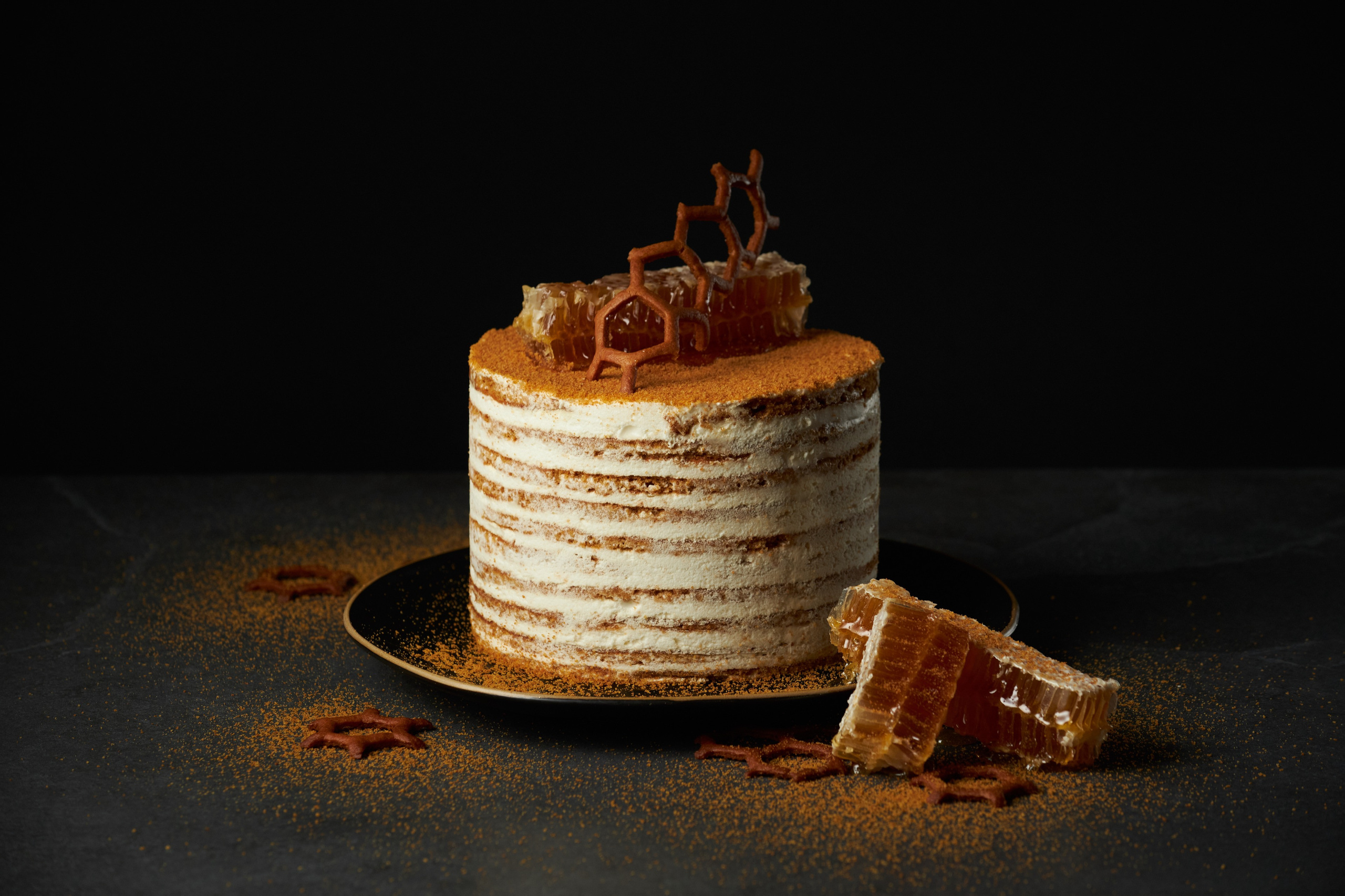 Honey cakes. Commercial photographer | Anton Ermakov