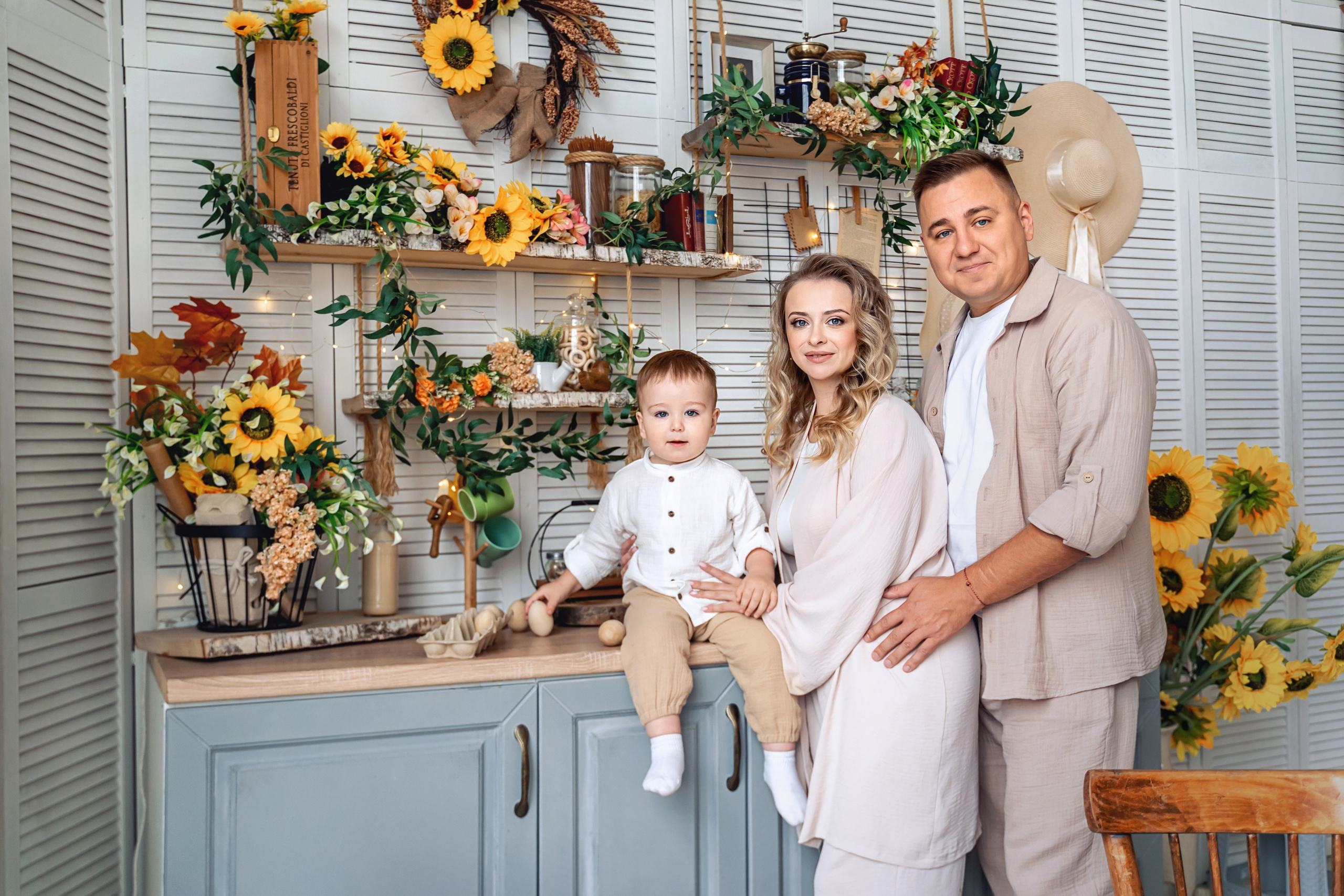 Семейная съемка с кроликами в студии. Фотограф \ Видеограф на Крещение, Венчание Москва| Семейные съемки