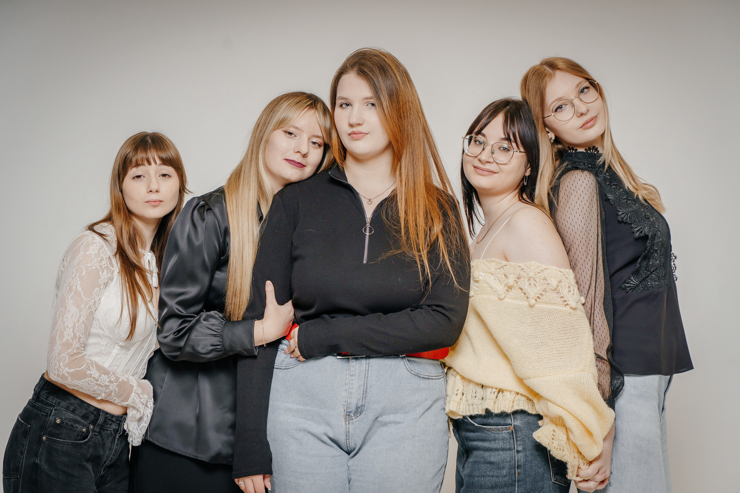Школьная фотосессия в студии. Контент-фотограф Власова Валентина, г. Ейск, ст. Старощербиновская
