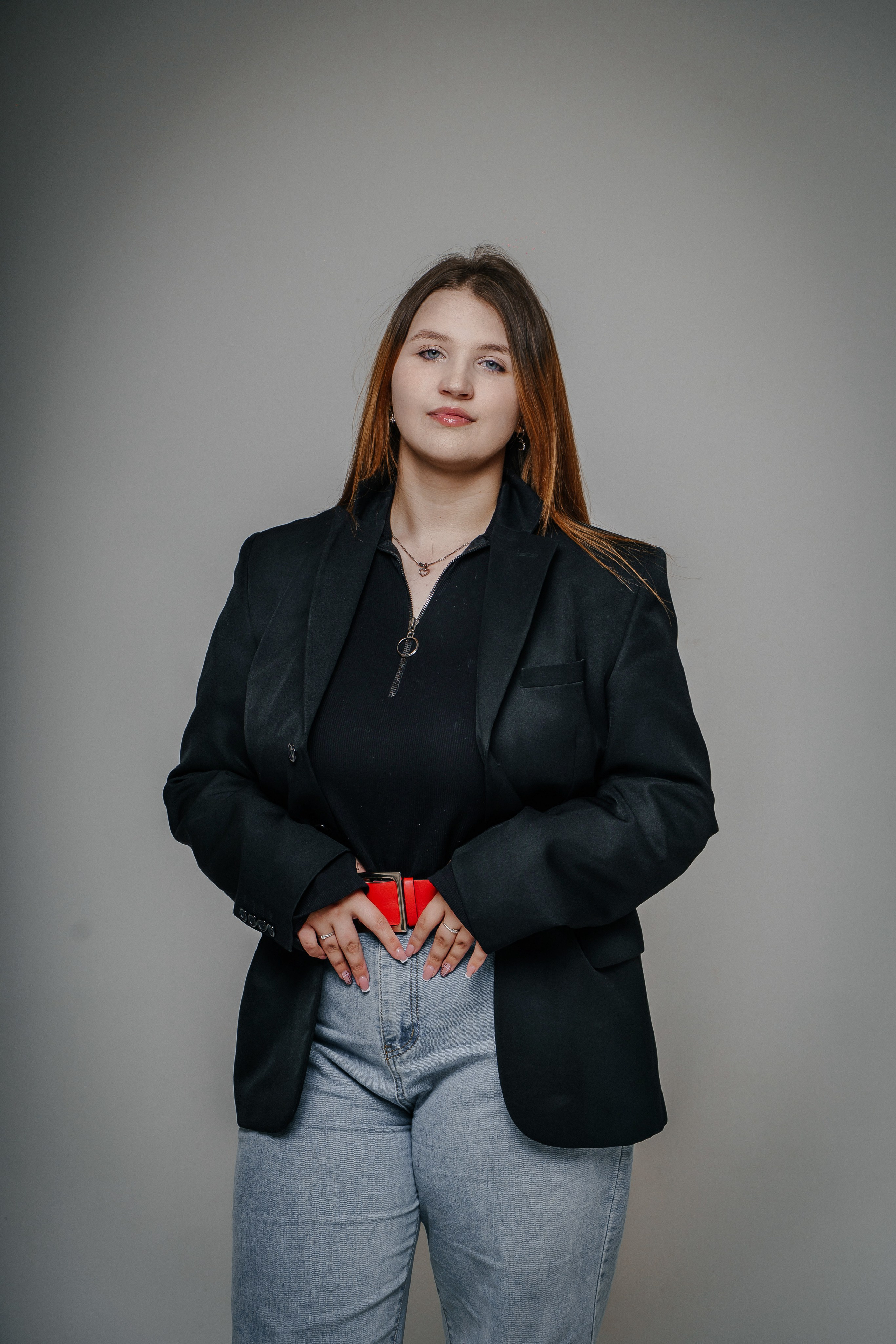 Школьная фотосессия в студии. Контент-фотограф Власова Валентина, г. Ейск, ст. Старощербиновская