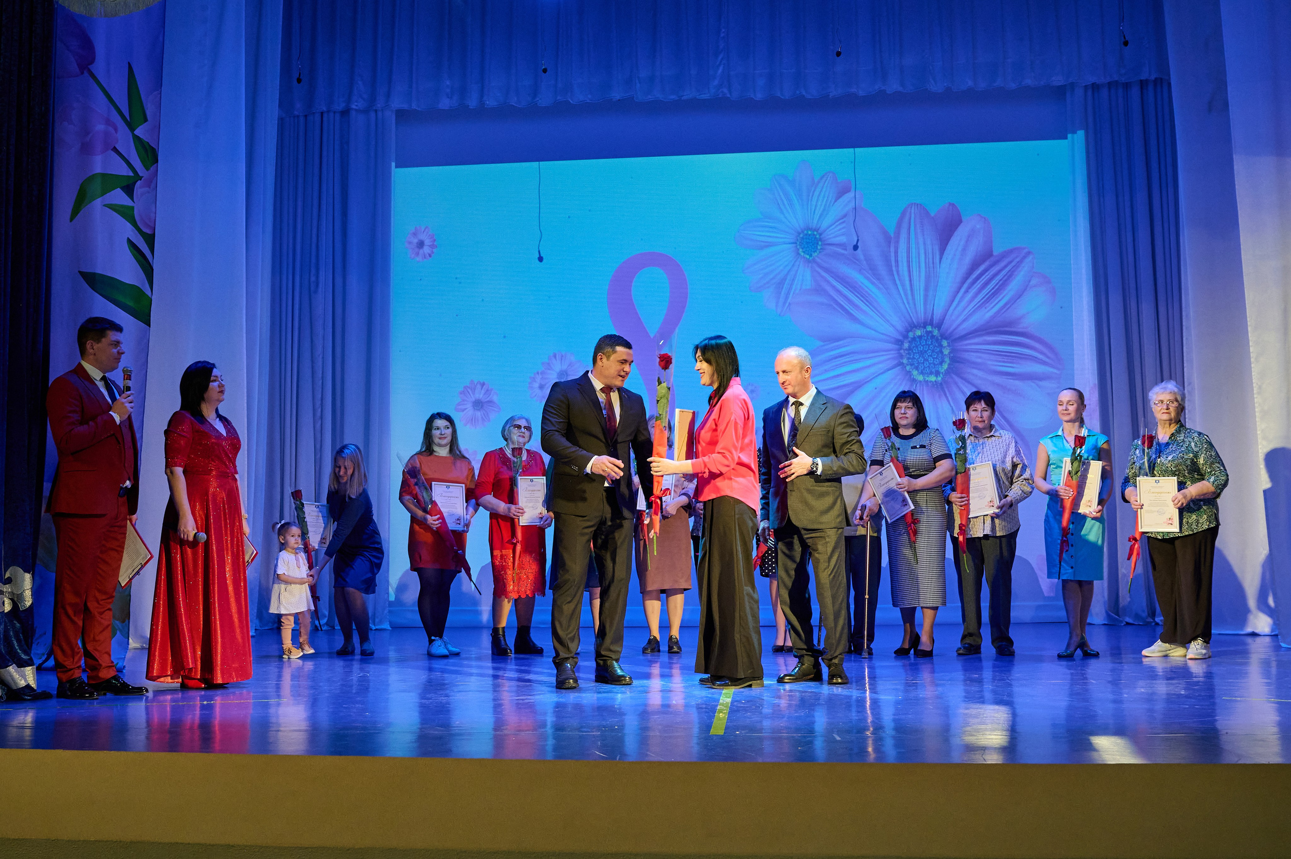 8 марта в Марьиной роще. Жизнь курорта Кабардинка в фотографиях